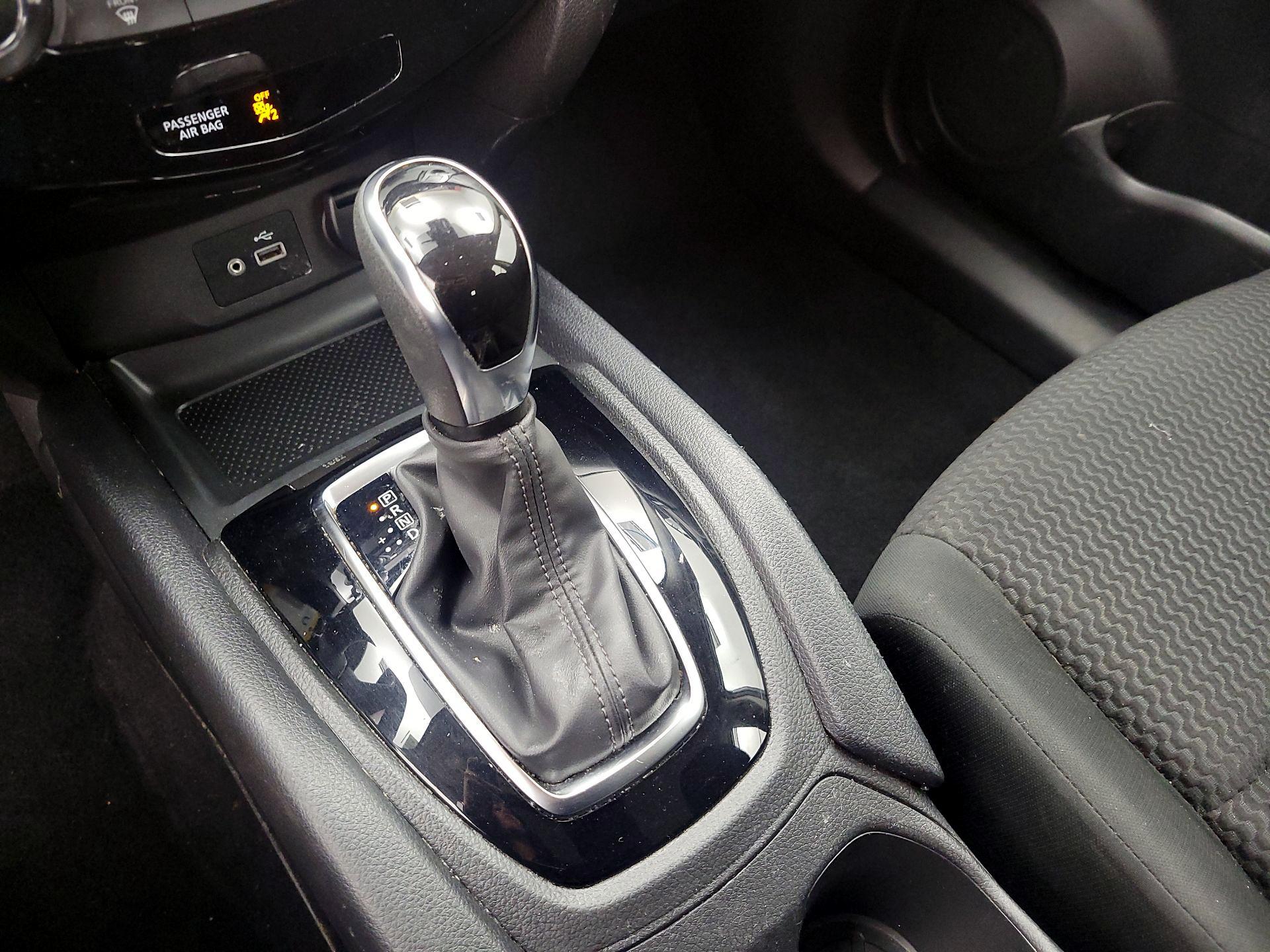 Thumbnail: 2022 Nissan Rogue Sport - 17