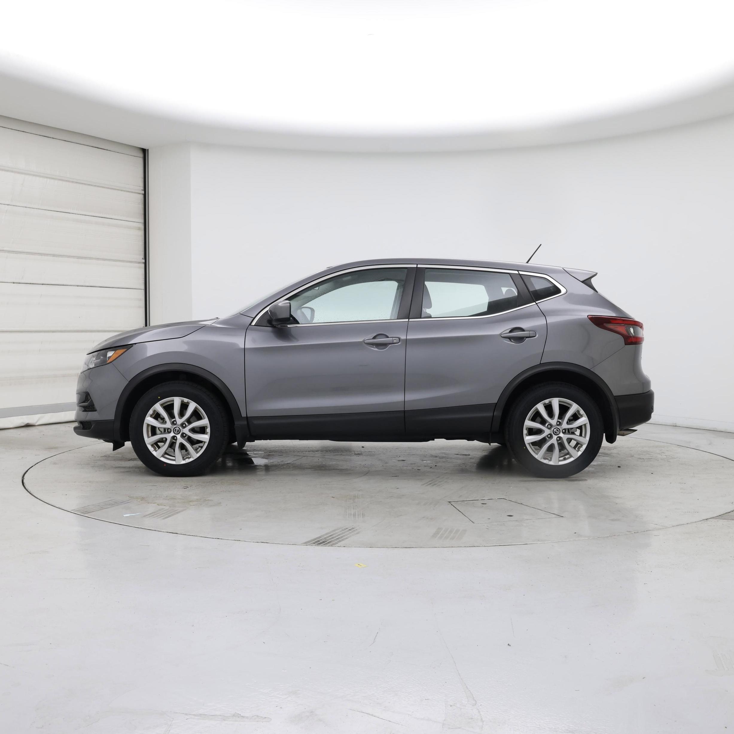 Thumbnail: 2022 Nissan Rogue Sport - 3