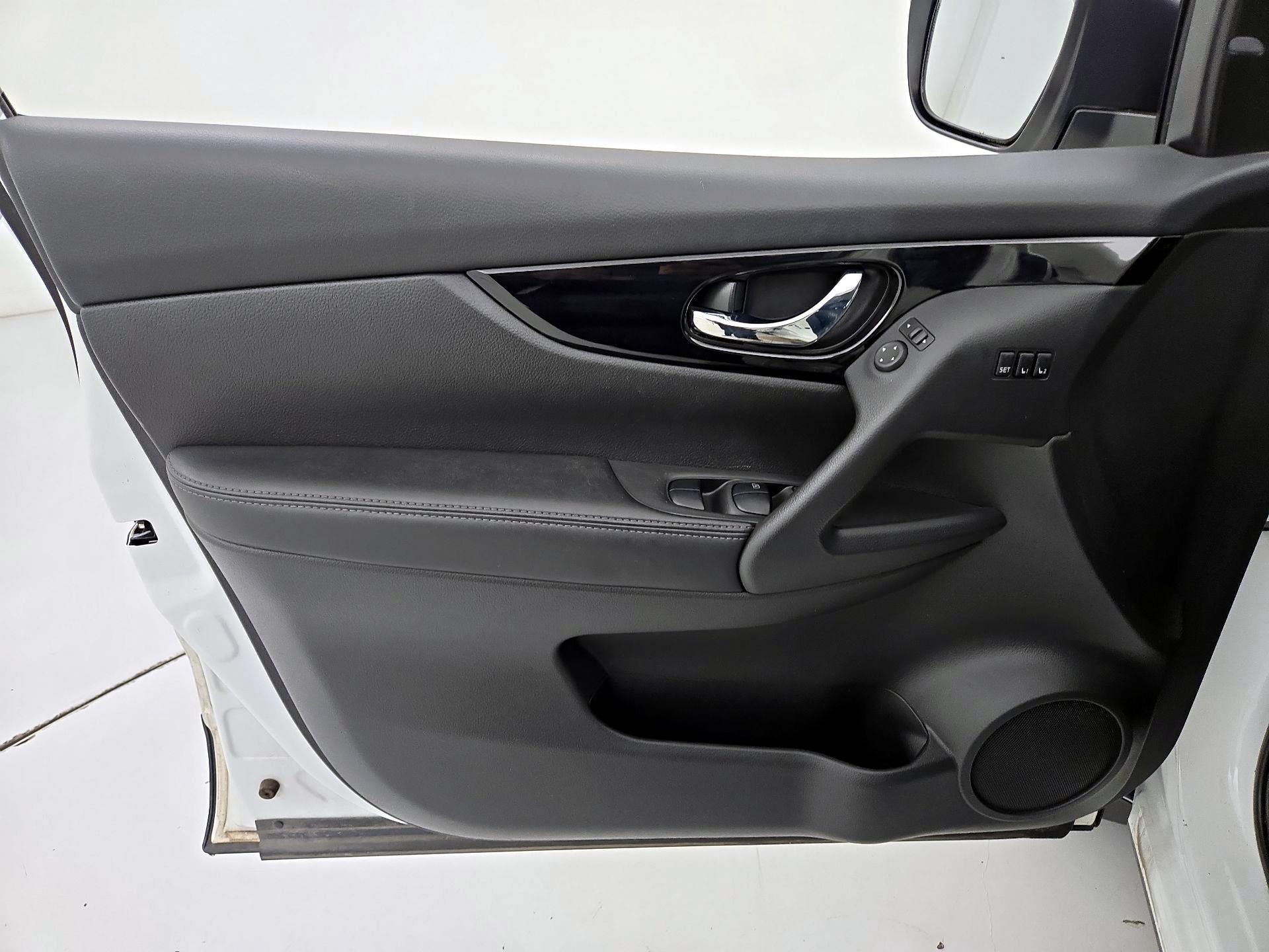 Thumbnail: 2022 Nissan Rogue Sport - 12