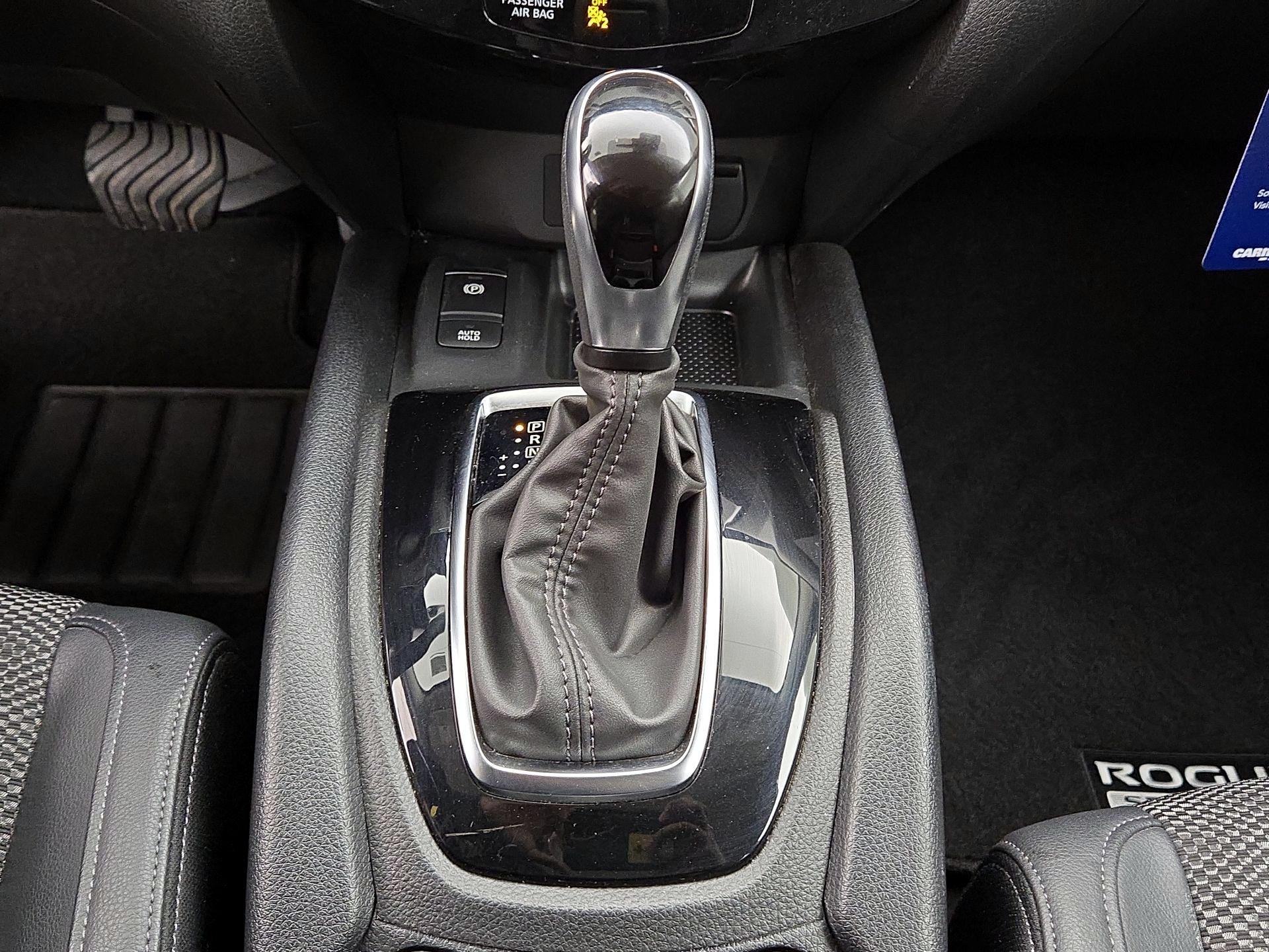 Thumbnail: 2022 Nissan Rogue Sport - 17