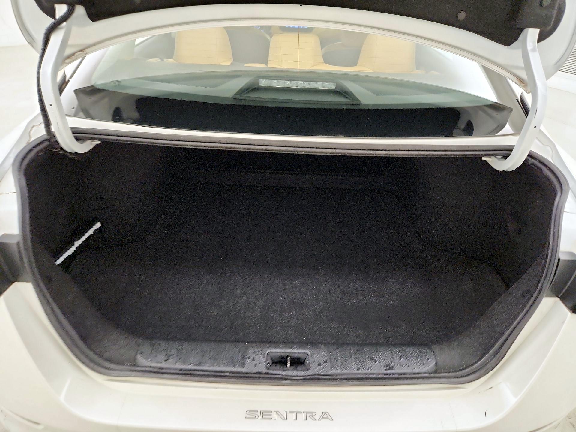 Thumbnail: 2023 Nissan Sentra - 20