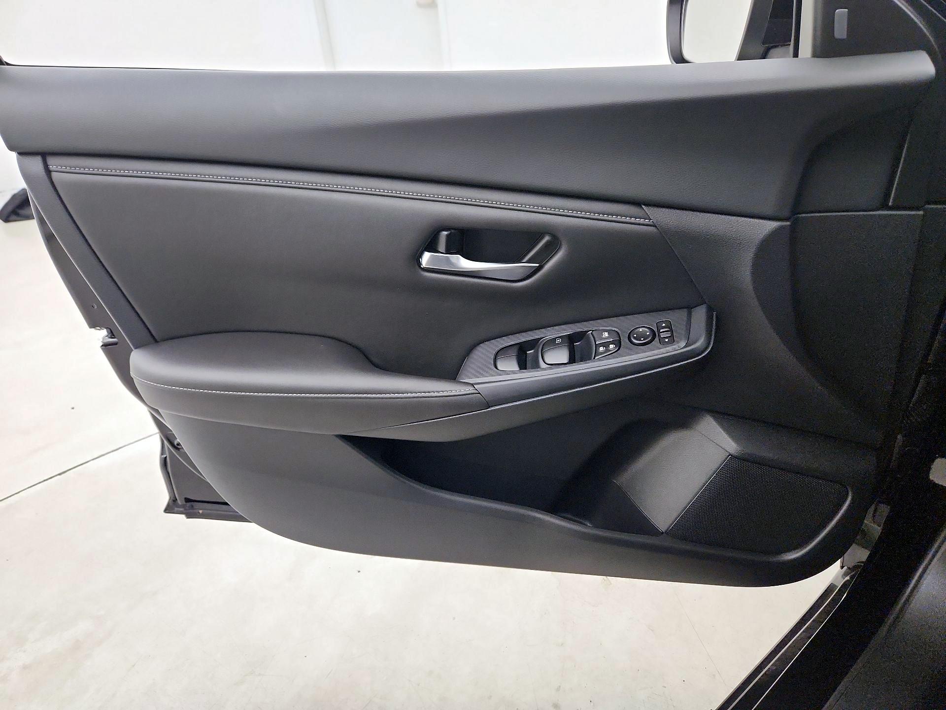 Thumbnail: 2023 Nissan Sentra - 12