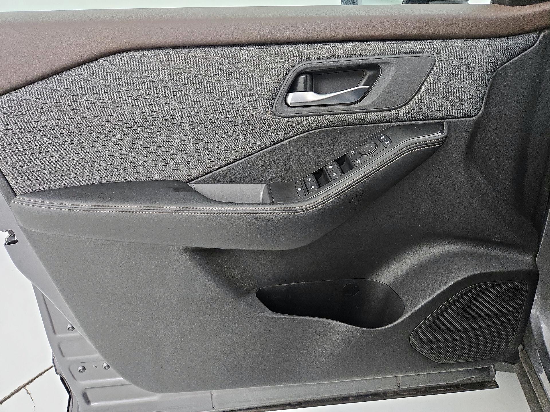 Thumbnail: 2023 Nissan Rogue - 12