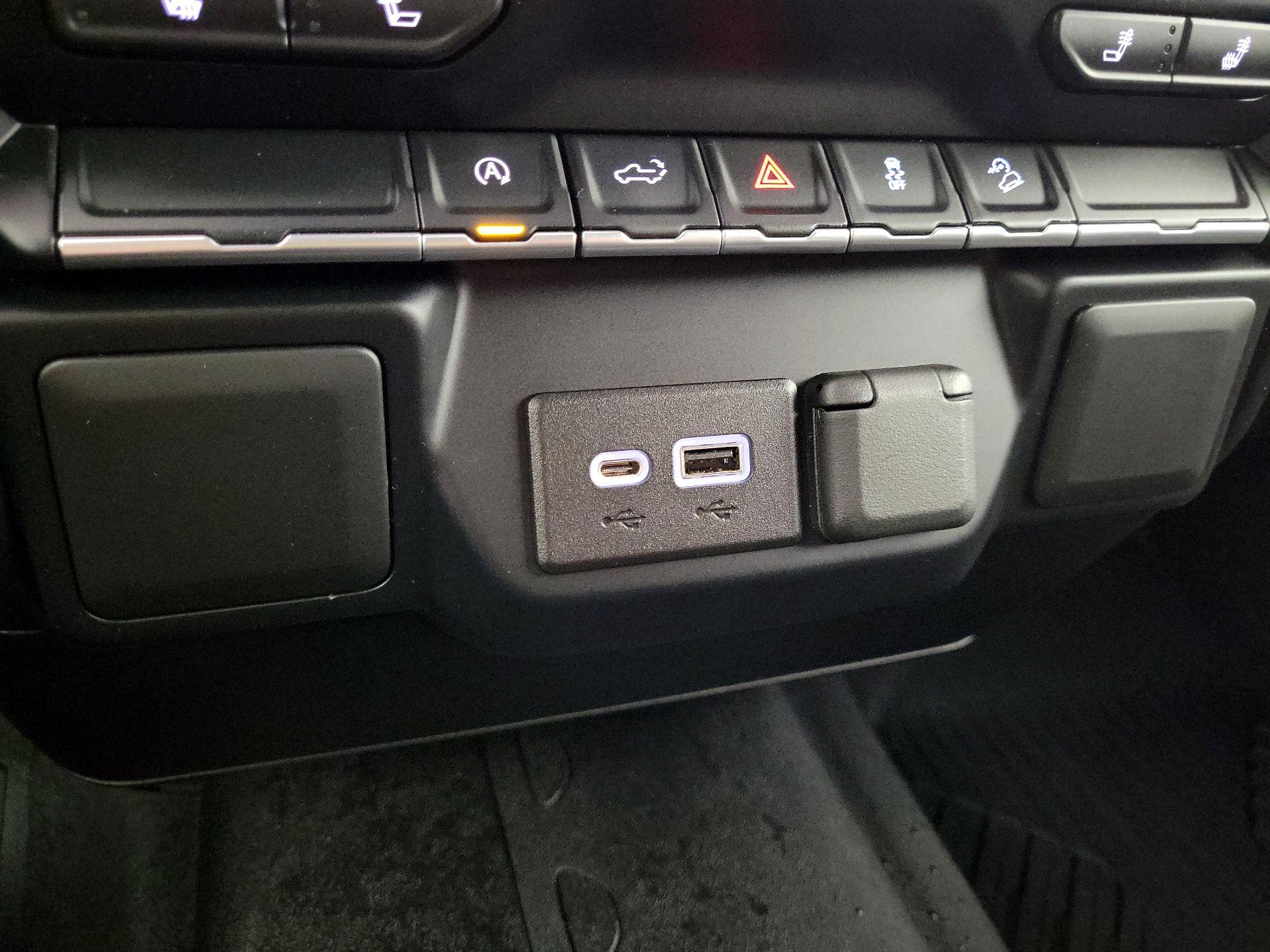 Thumbnail: 2022 Chevrolet Silverado 1500 - 16