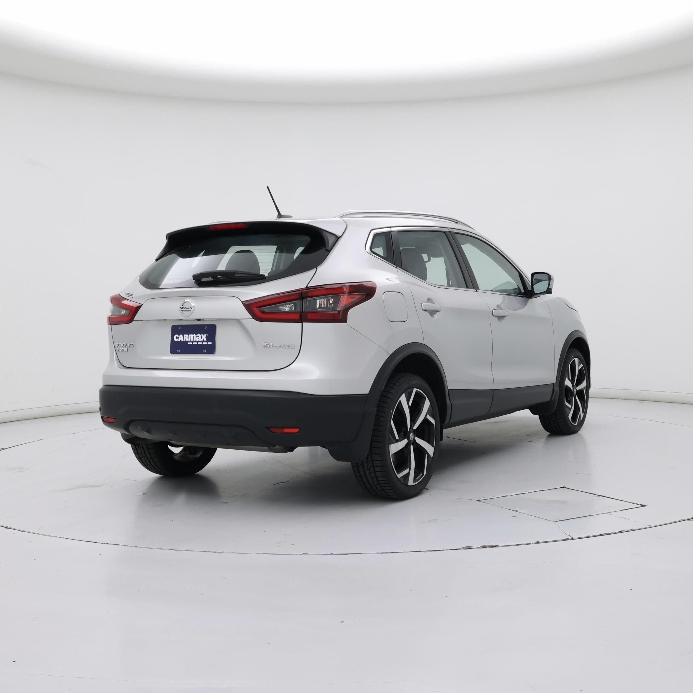 Thumbnail: 2021 Nissan Rogue Sport - 8