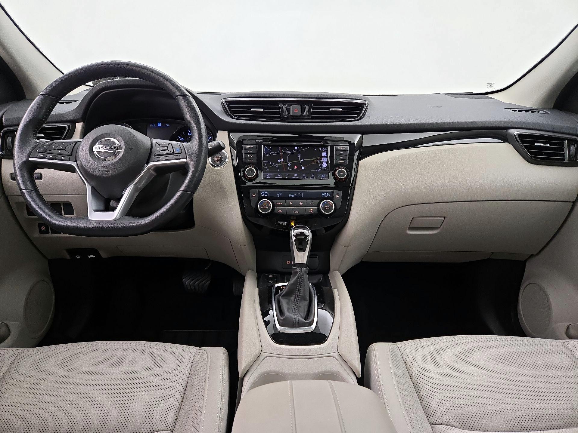 Thumbnail: 2022 Nissan Rogue Sport - 9