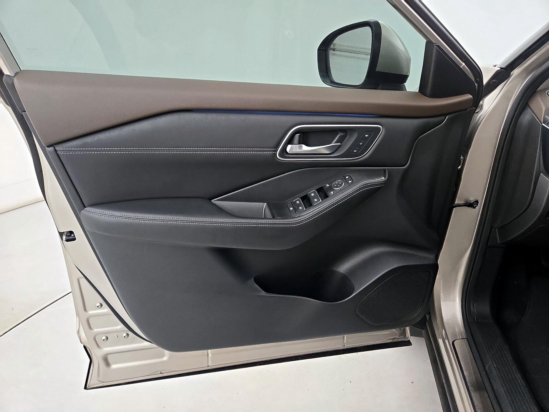 Thumbnail: 2023 Nissan Rogue - 12