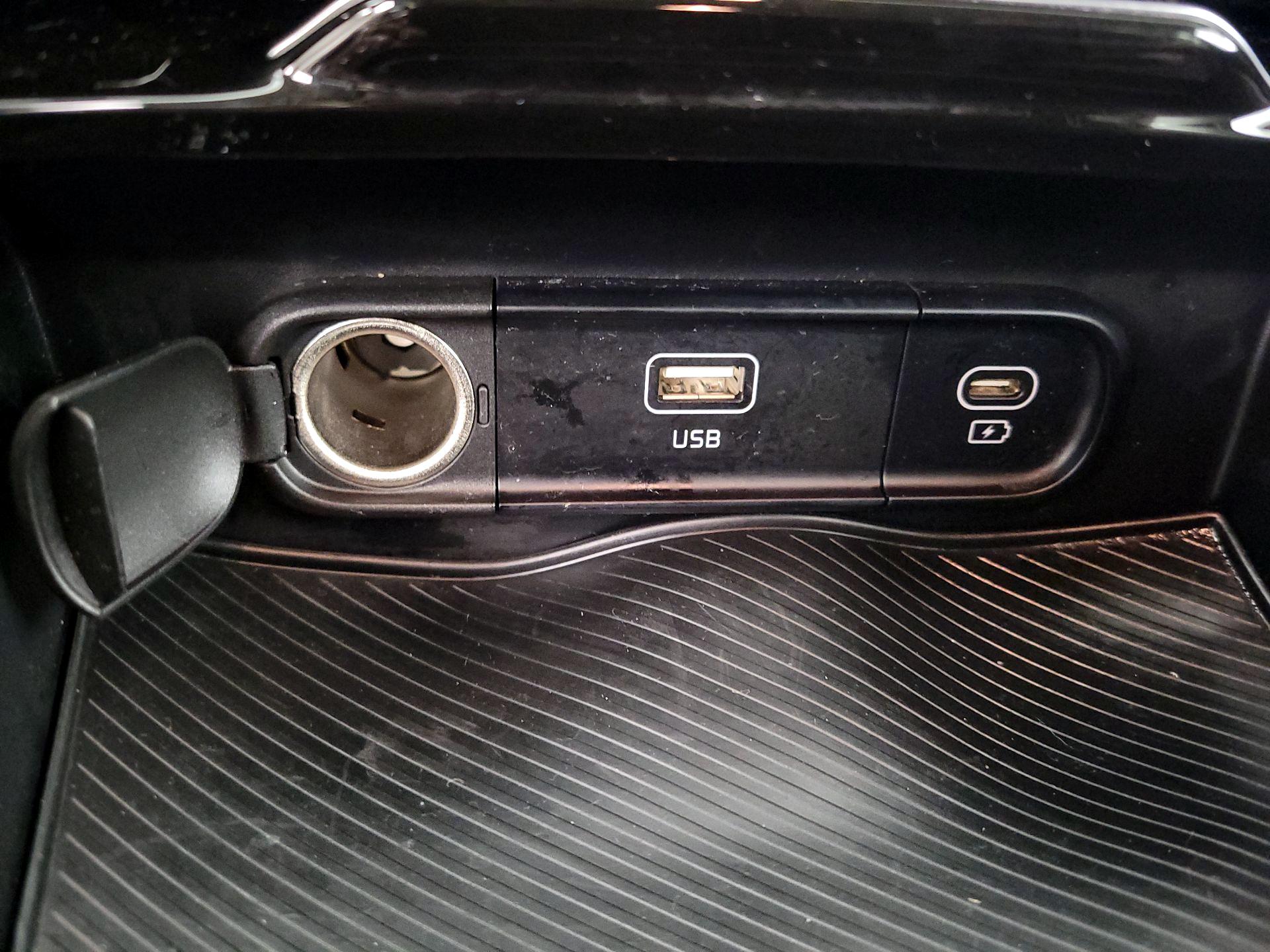 Thumbnail: 2023 Kia Sportage - 18