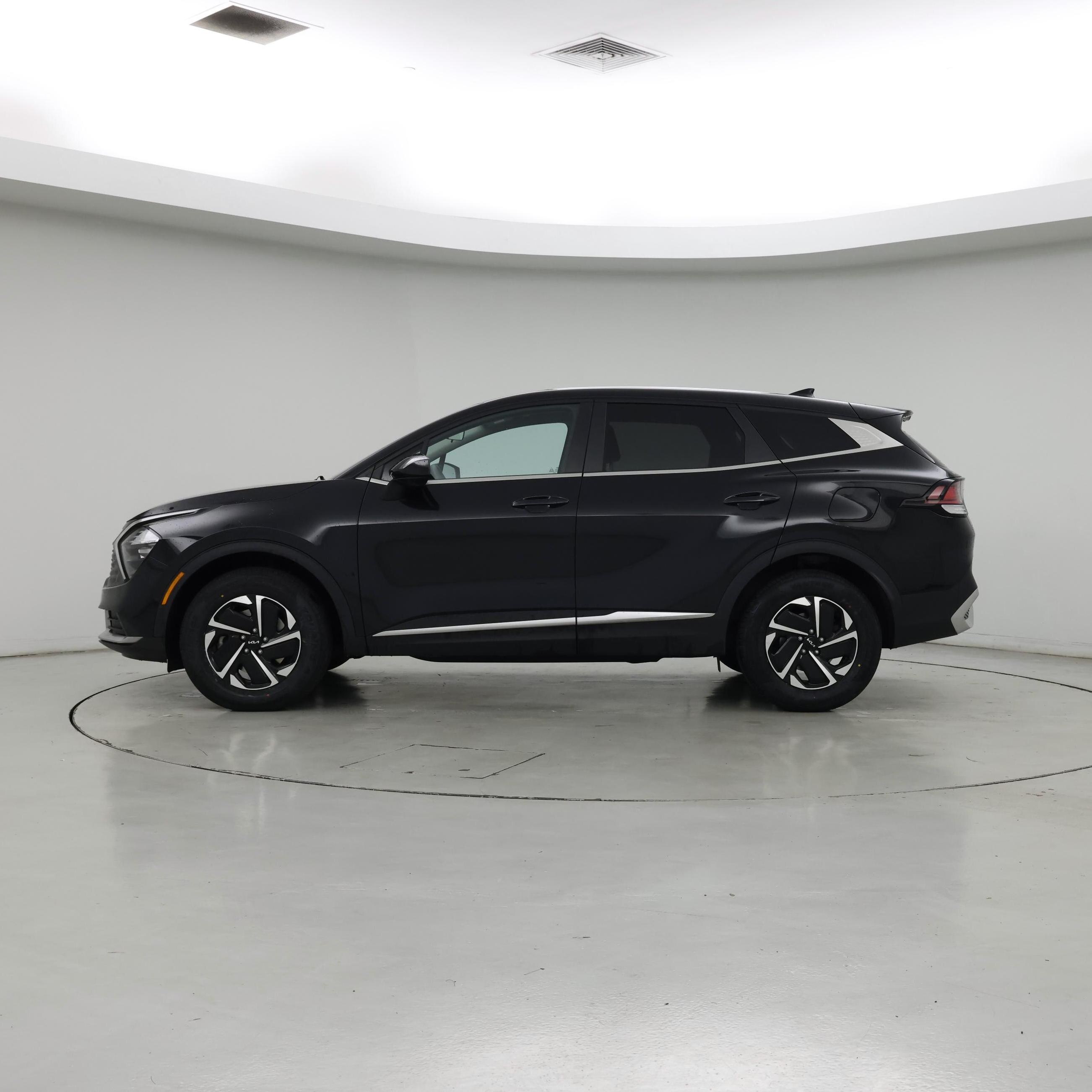 Thumbnail: 2023 Kia Sportage - 3