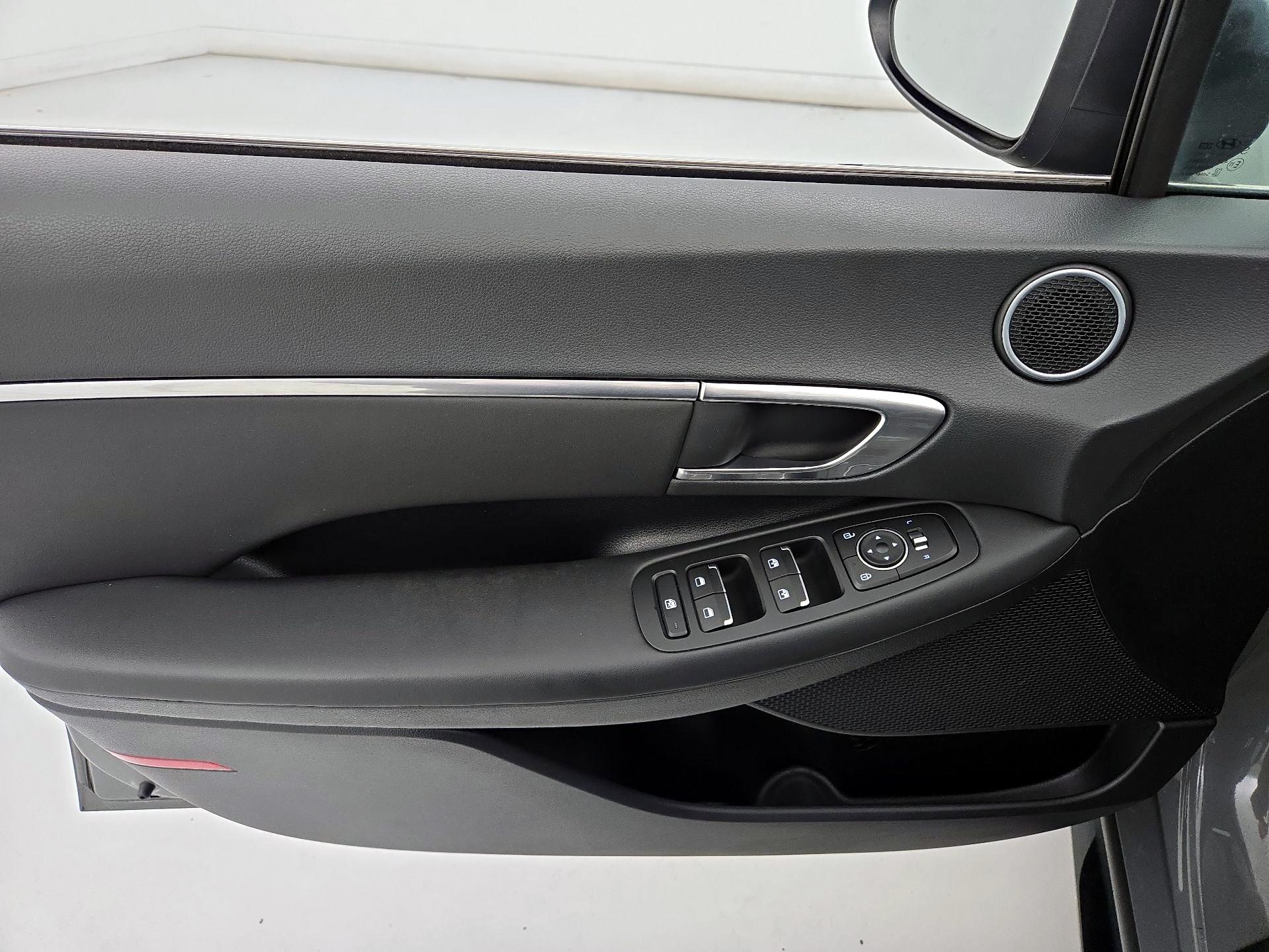 Thumbnail: 2023 Hyundai Sonata - 12