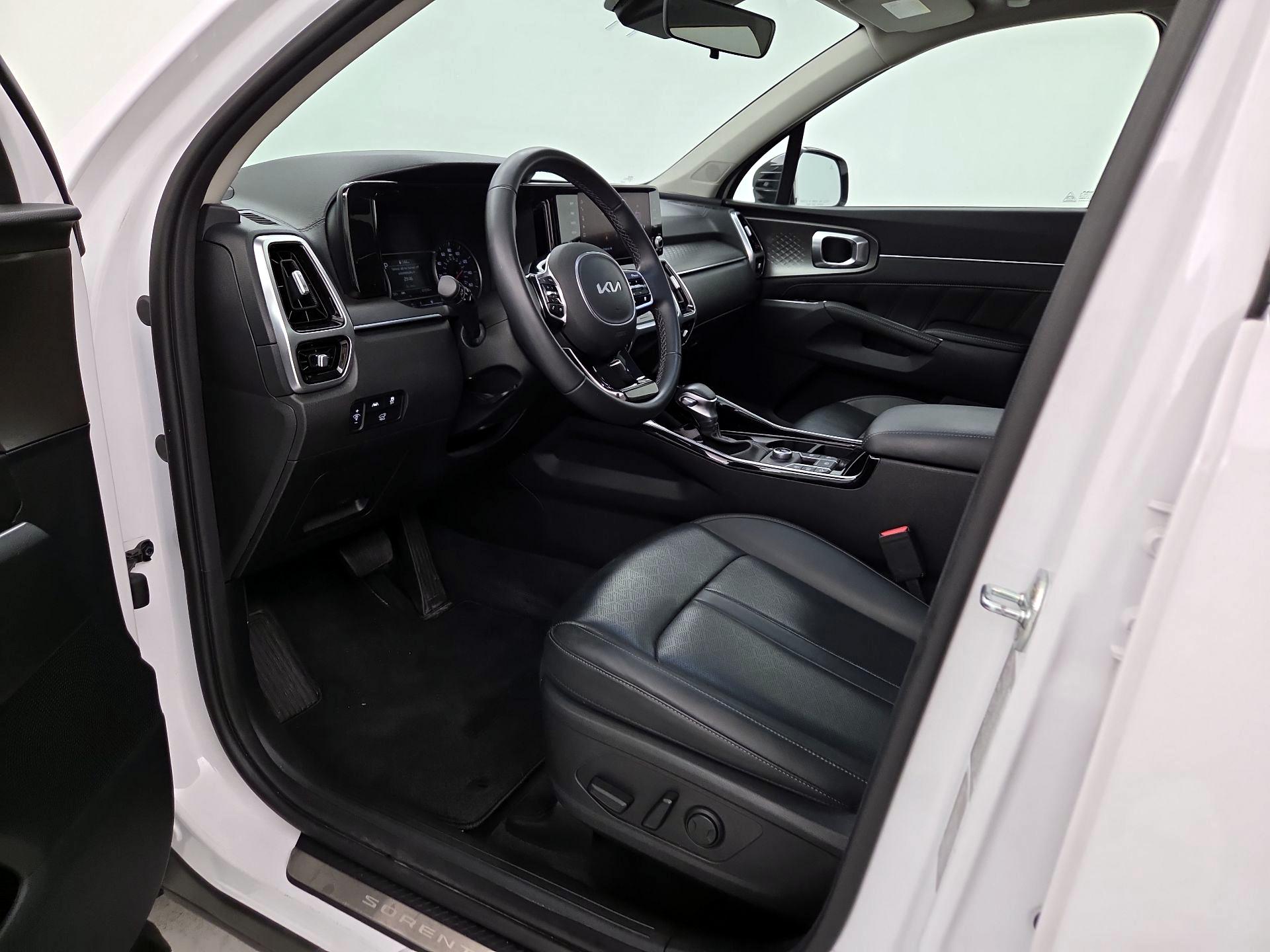 Thumbnail: 2022 Kia Sorento - 11