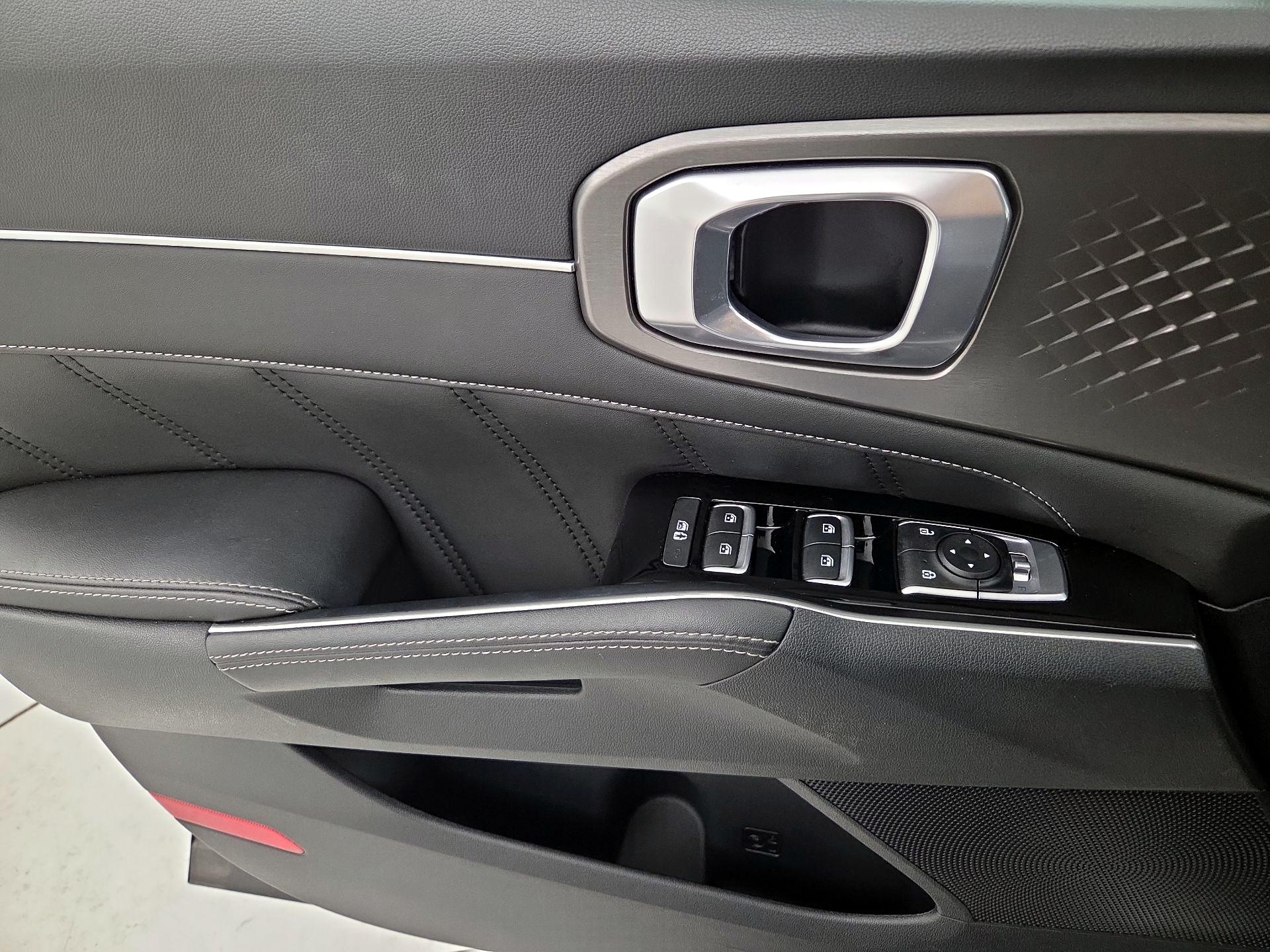 Thumbnail: 2022 Kia Sorento - 12