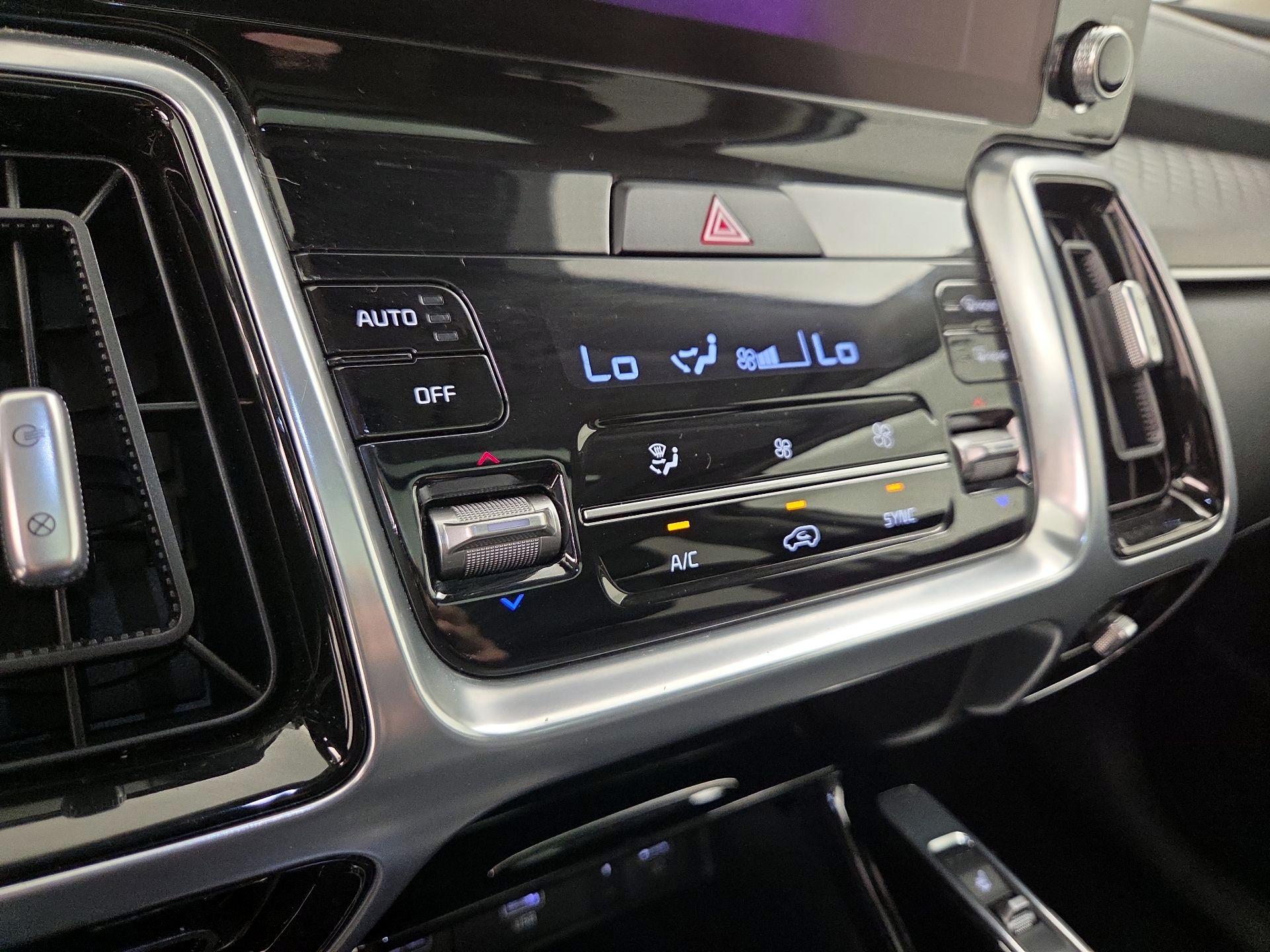 Thumbnail: 2022 Kia Sorento - 17