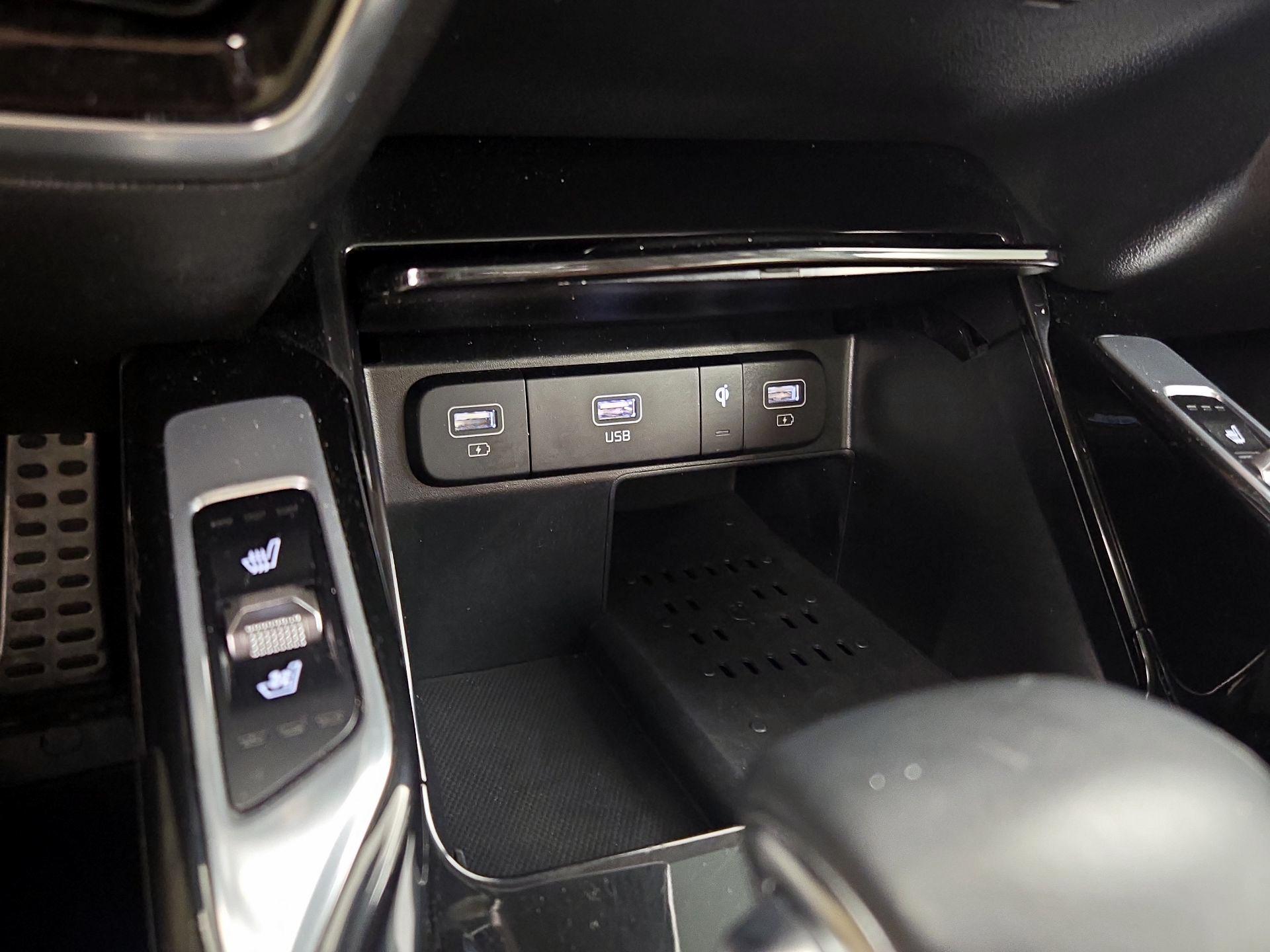 Thumbnail: 2022 Kia Sorento - 19