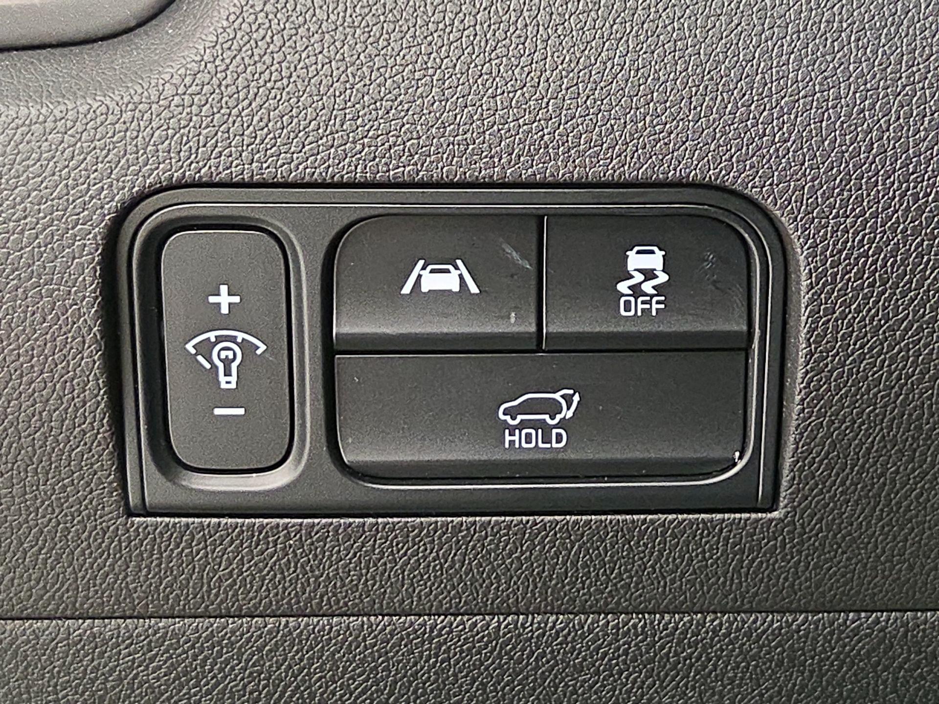 Thumbnail: 2022 Kia Sorento - 13