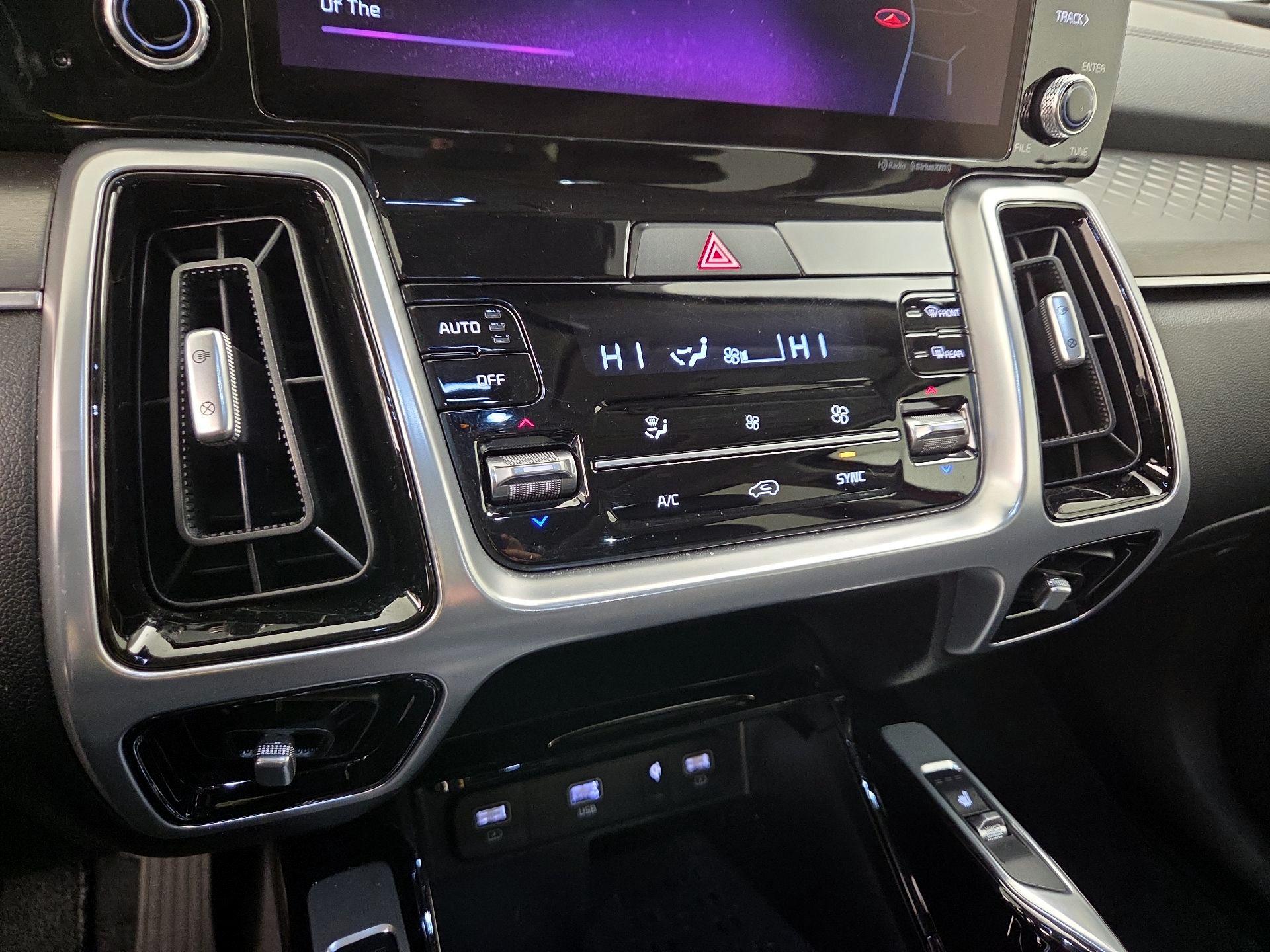 Thumbnail: 2022 Kia Sorento - 17