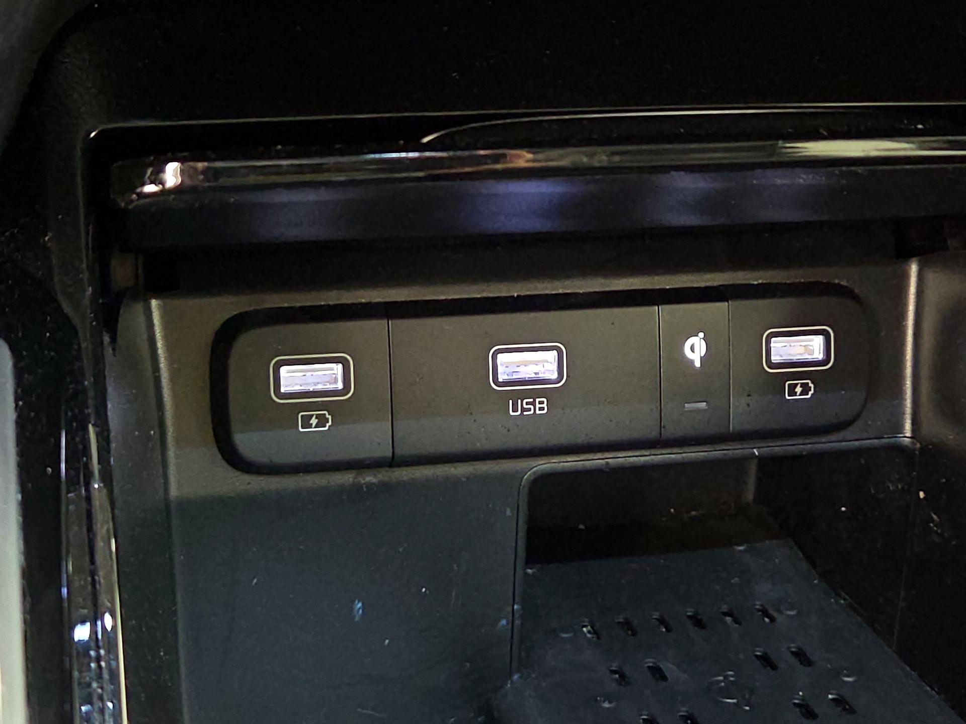 Thumbnail: 2022 Kia Sorento - 19