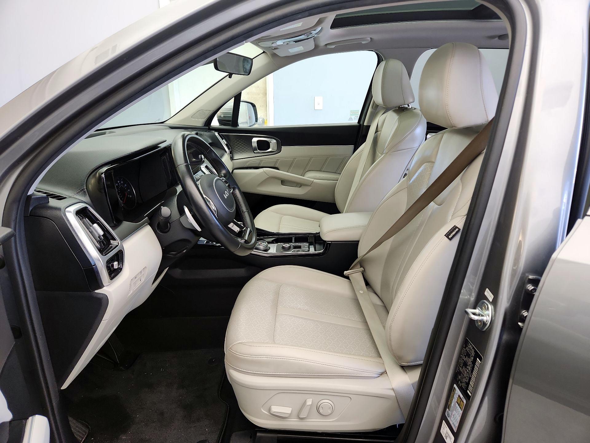 Thumbnail: 2022 Kia Sorento - 11