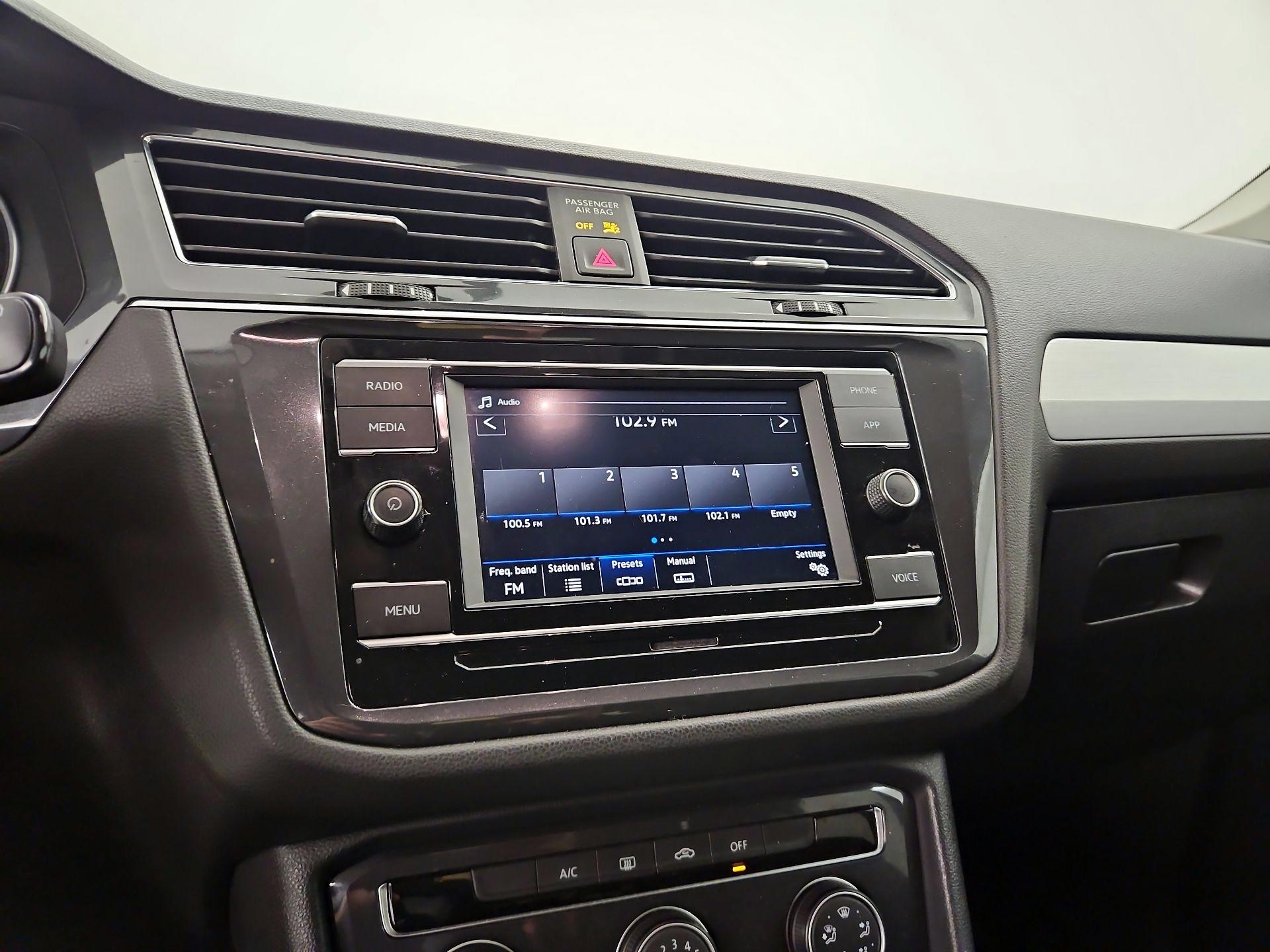 Thumbnail: 2021 Volkswagen Tiguan - 15