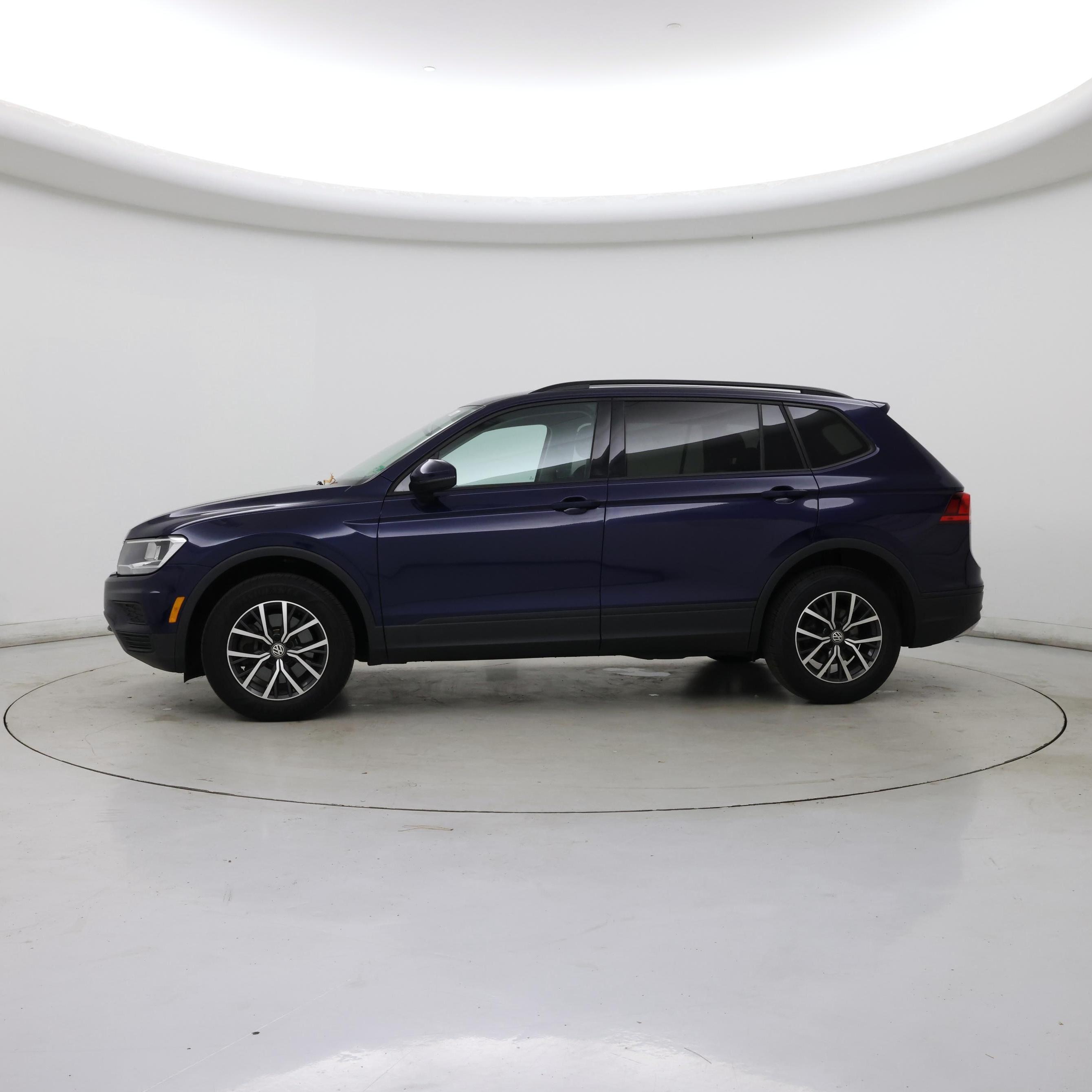 Thumbnail: 2021 Volkswagen Tiguan - 3