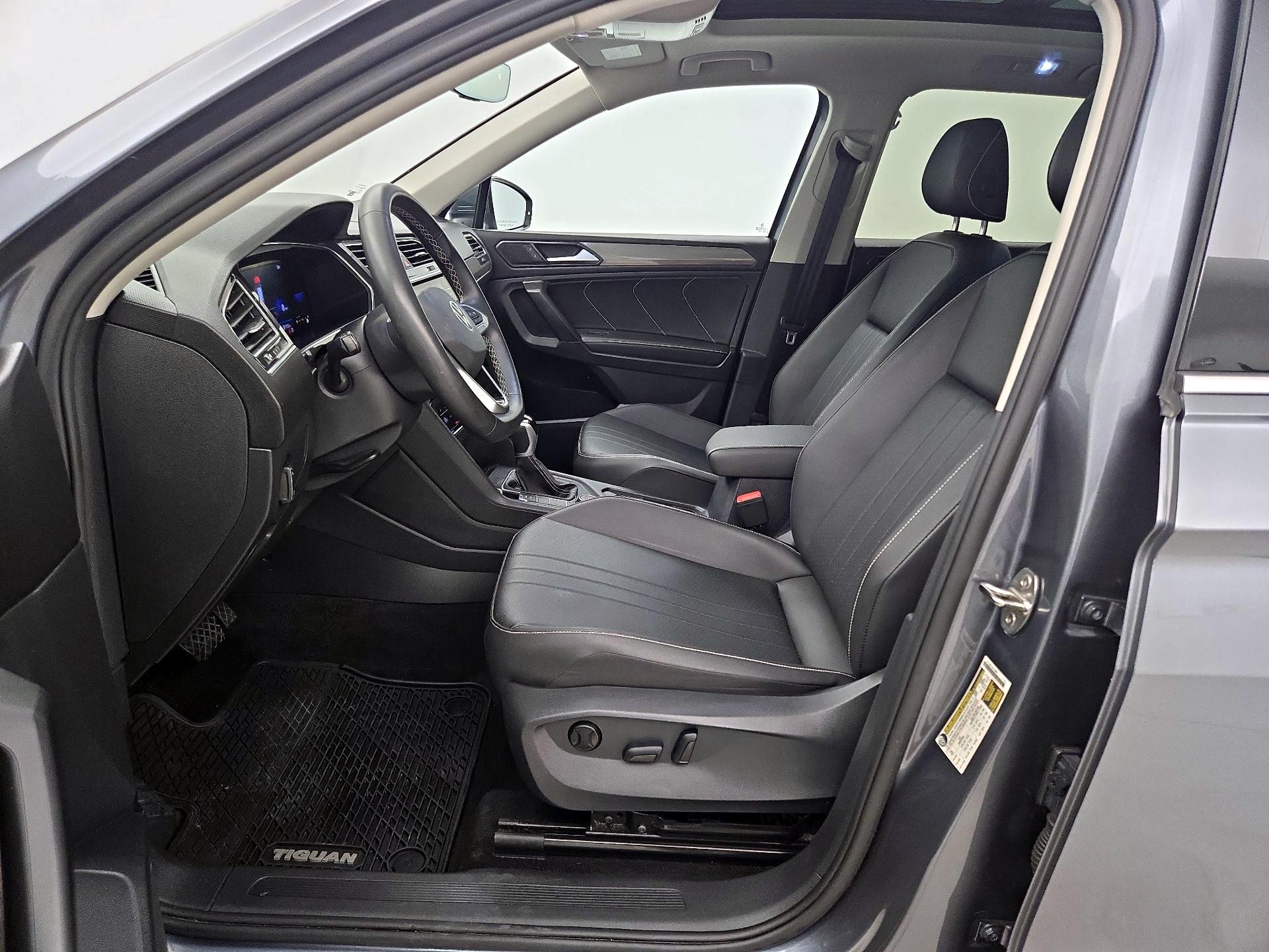 Thumbnail: 2023 Volkswagen Tiguan - 11