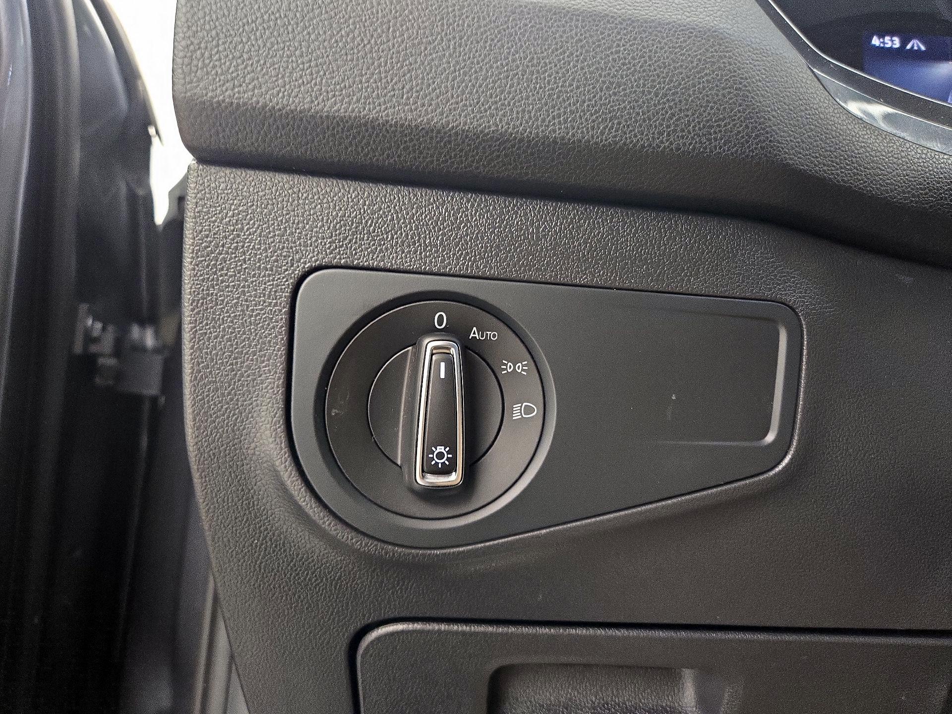 Thumbnail: 2023 Volkswagen Tiguan - 13