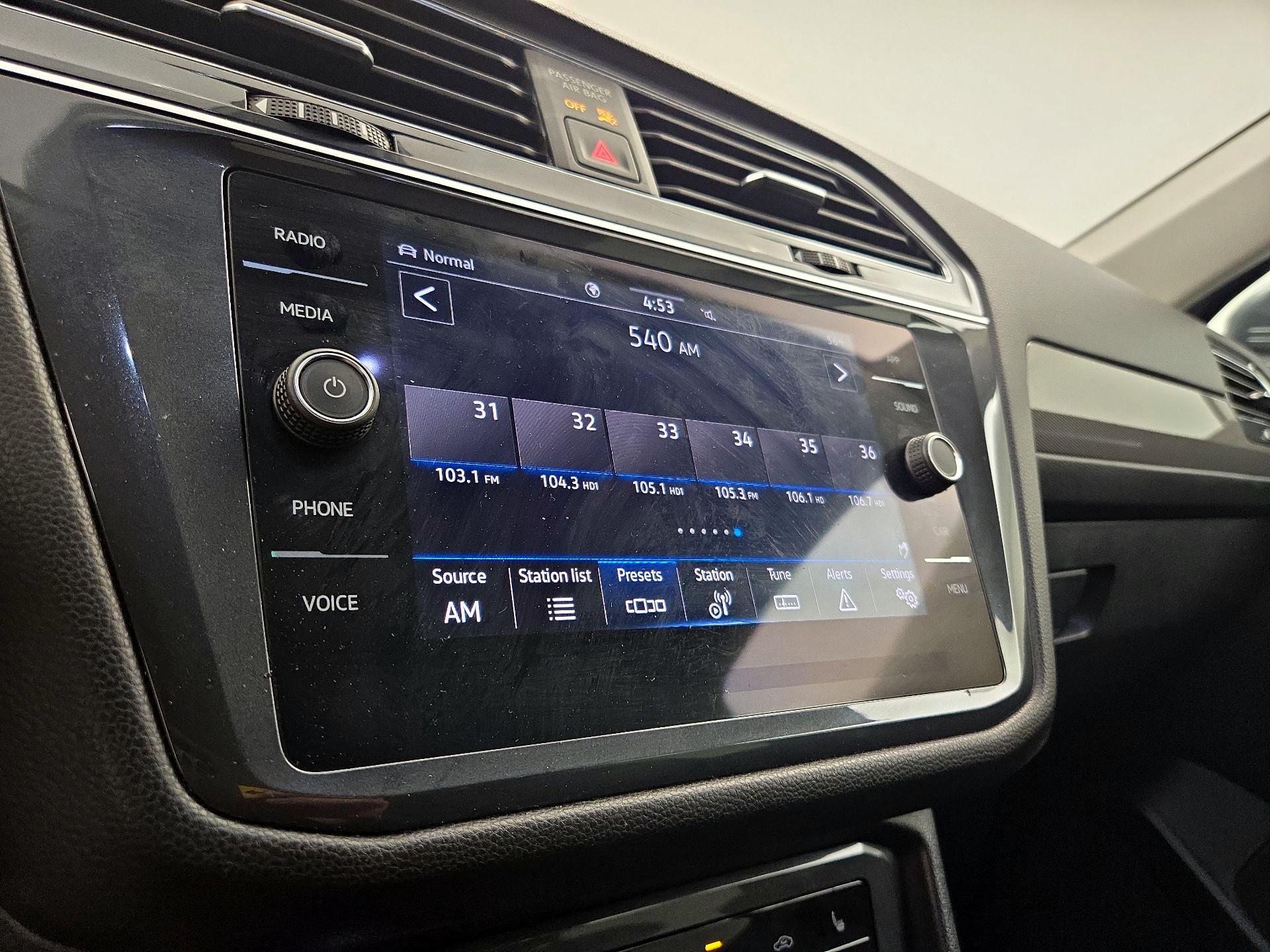 Thumbnail: 2023 Volkswagen Tiguan - 15