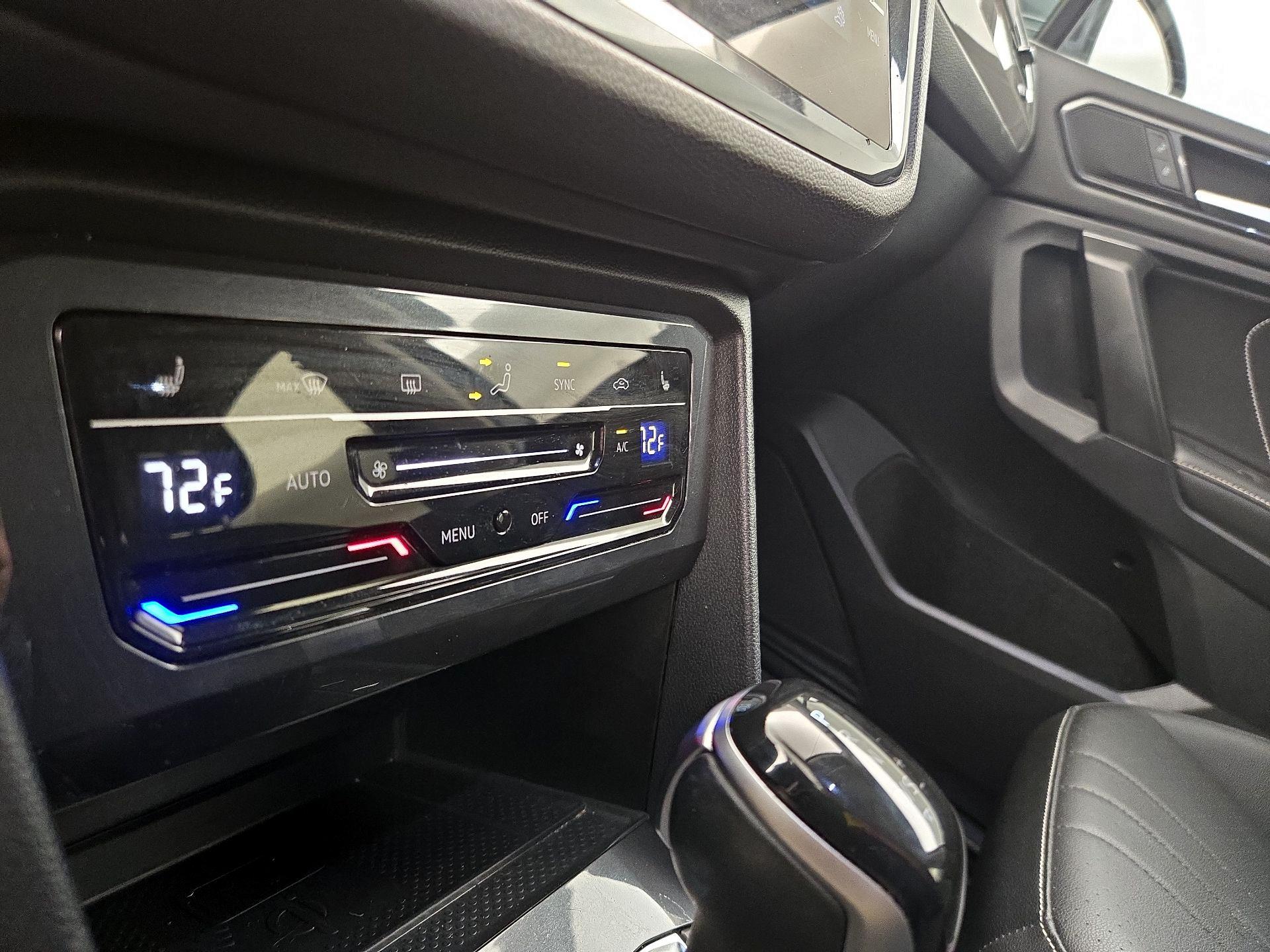 Thumbnail: 2023 Volkswagen Tiguan - 16