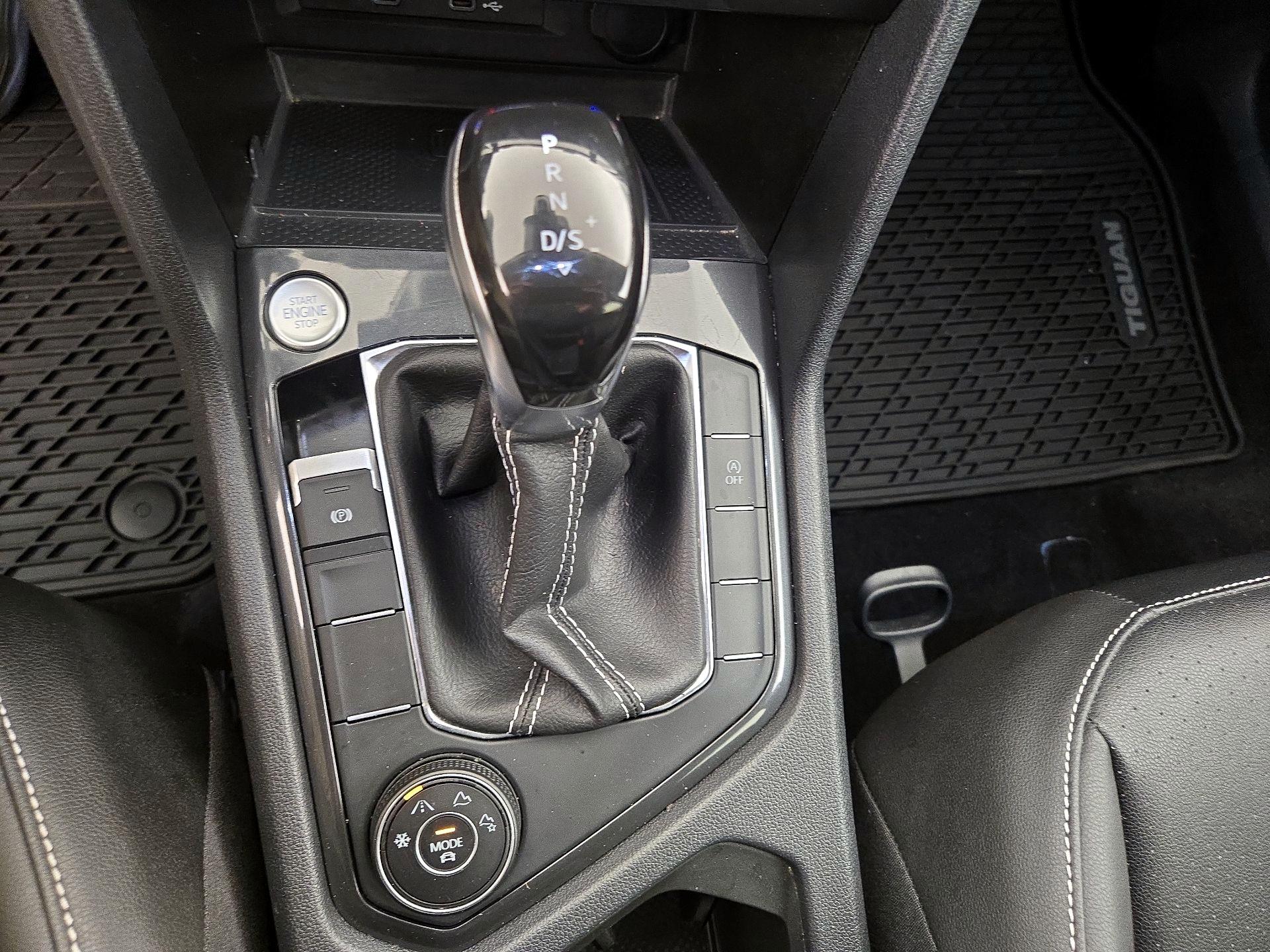 Thumbnail: 2023 Volkswagen Tiguan - 17