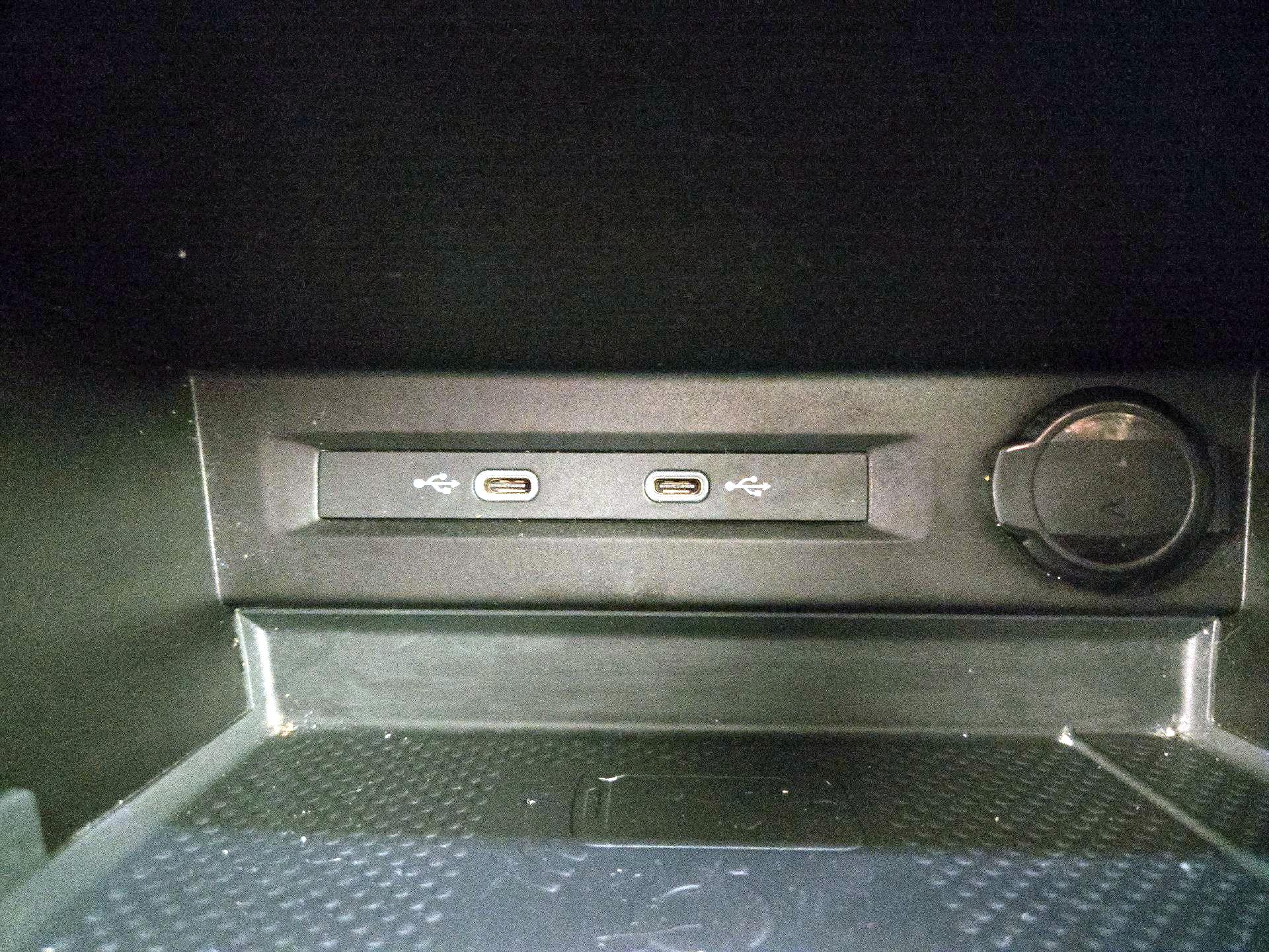 Thumbnail: 2023 Volkswagen Tiguan - 18