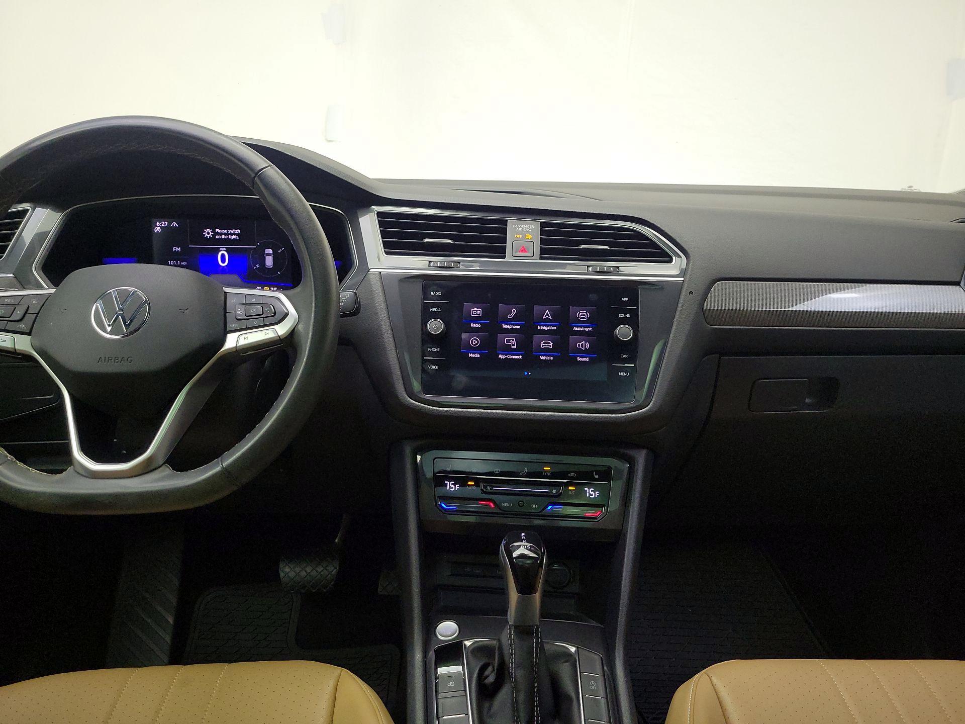 Thumbnail: 2022 Volkswagen Tiguan - 9