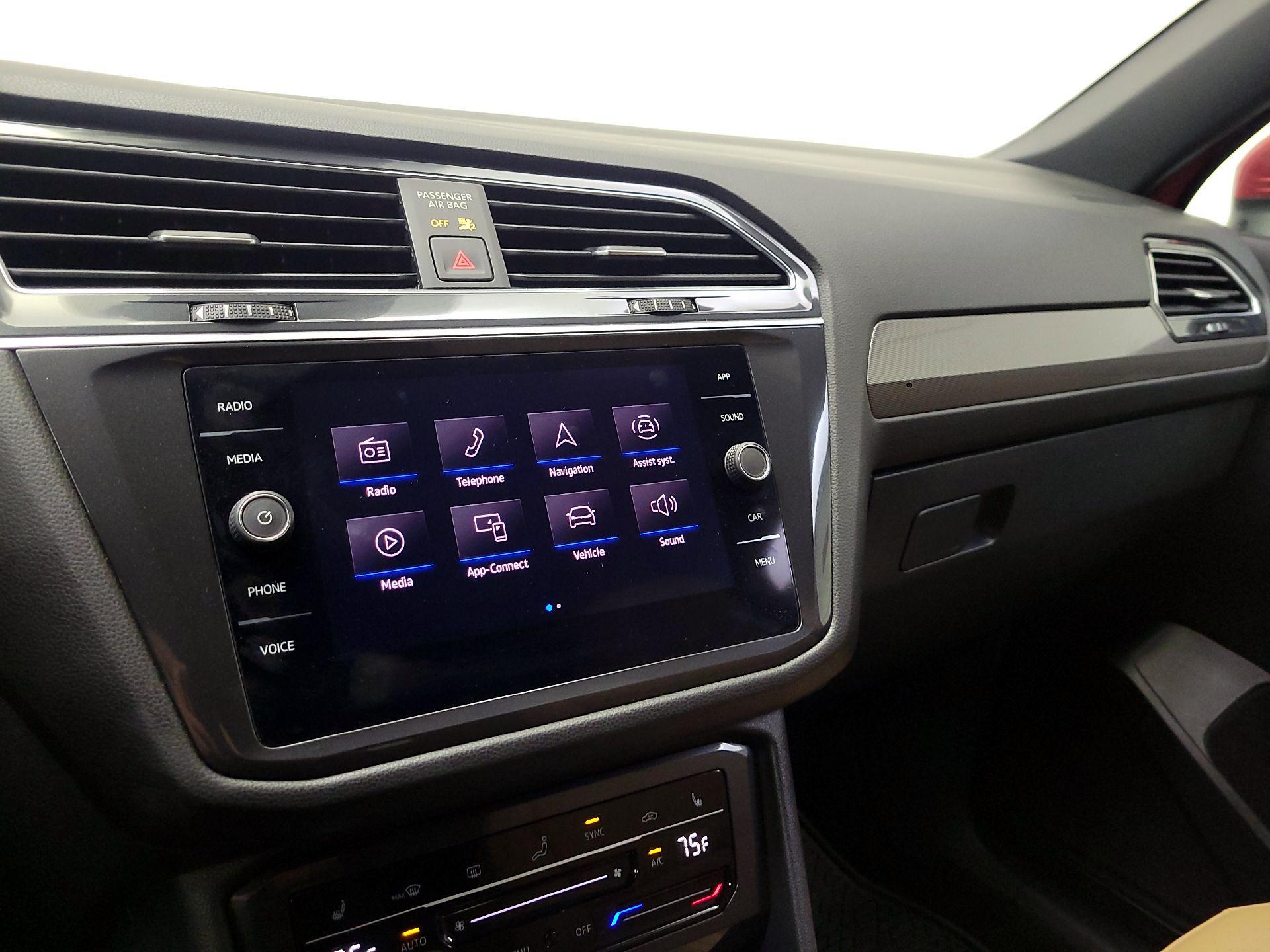 Thumbnail: 2022 Volkswagen Tiguan - 14