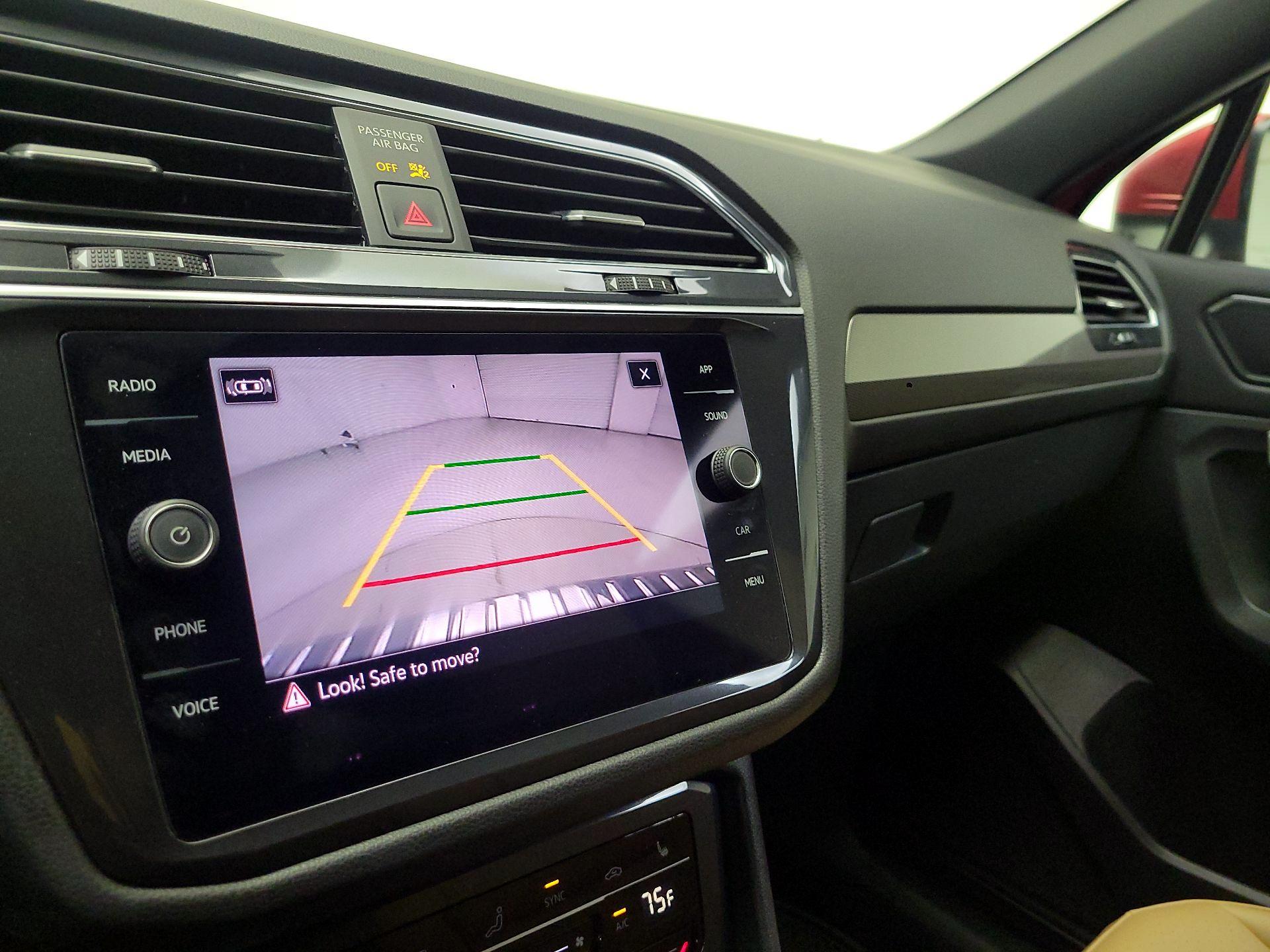 Thumbnail: 2022 Volkswagen Tiguan - 15