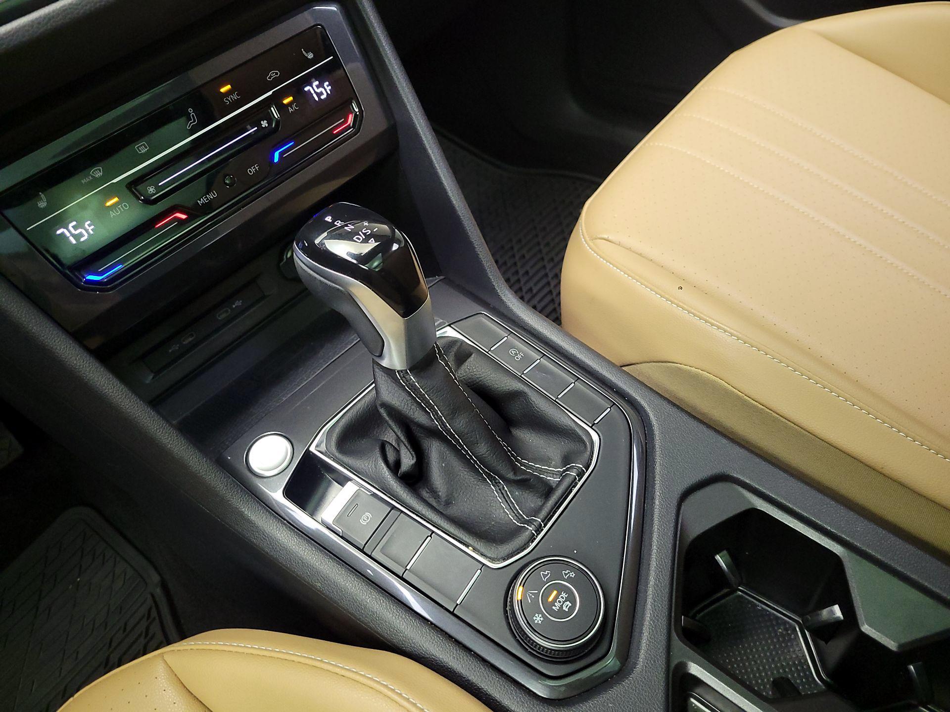 Thumbnail: 2022 Volkswagen Tiguan - 18