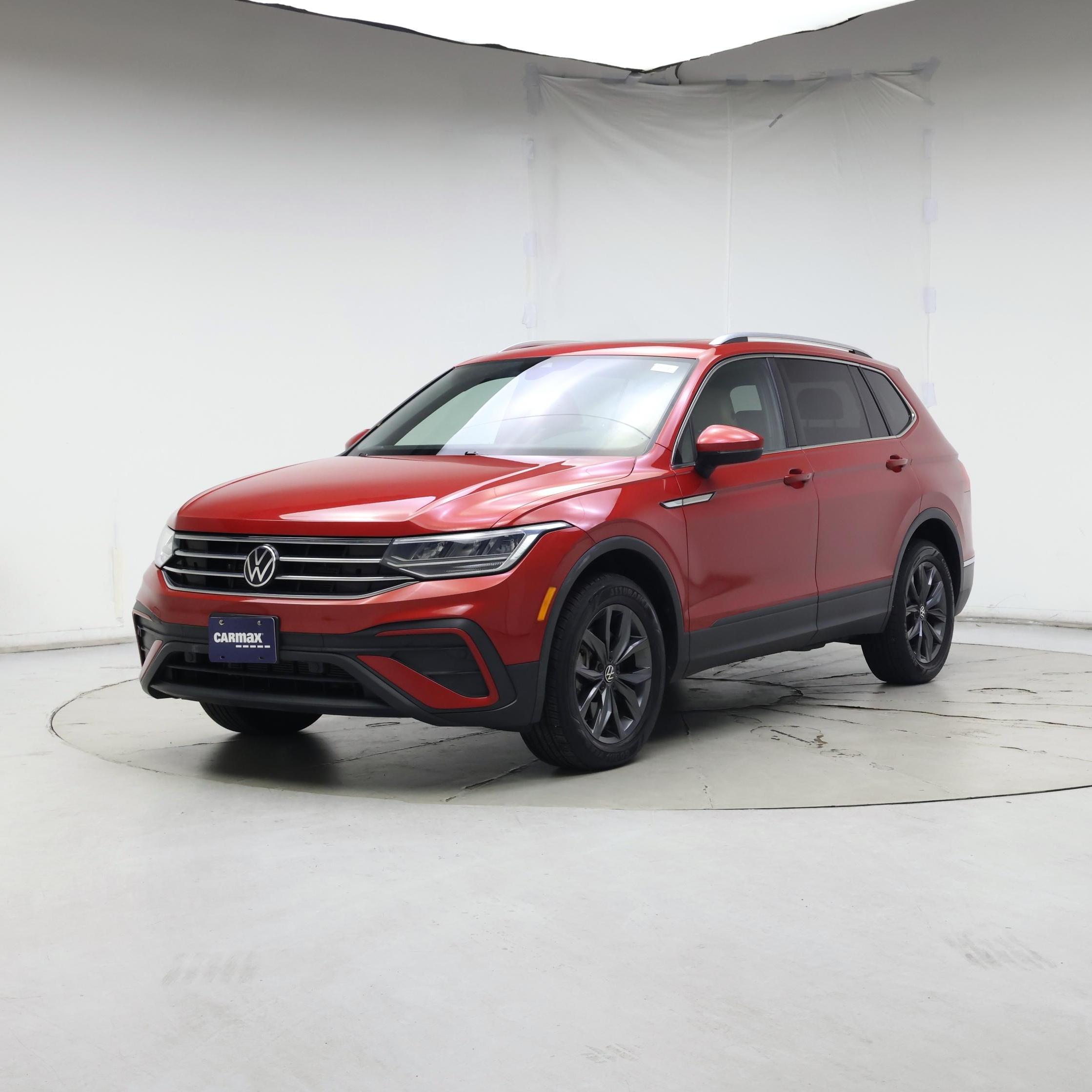 Thumbnail: 2022 Volkswagen Tiguan - 4