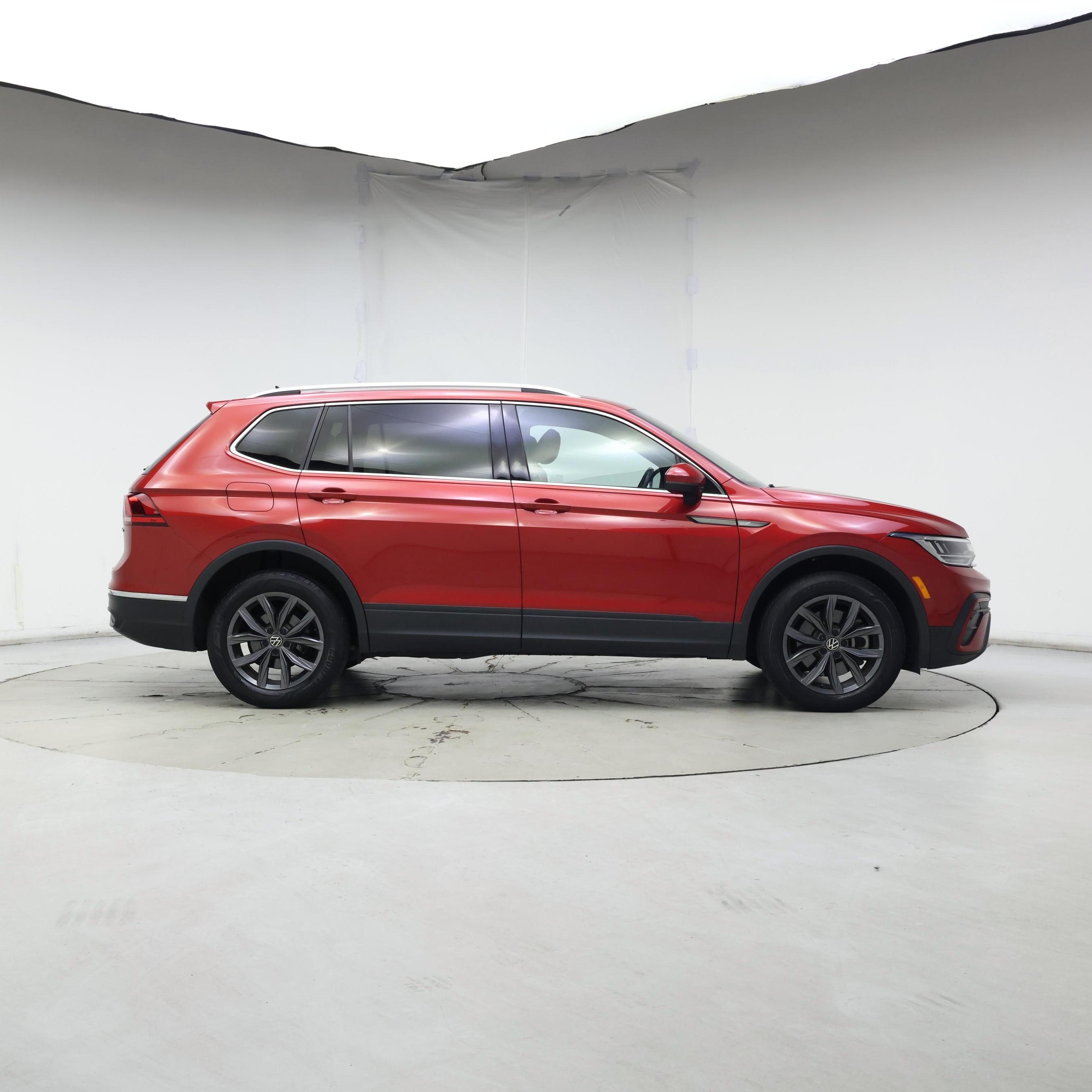 Thumbnail: 2022 Volkswagen Tiguan - 7