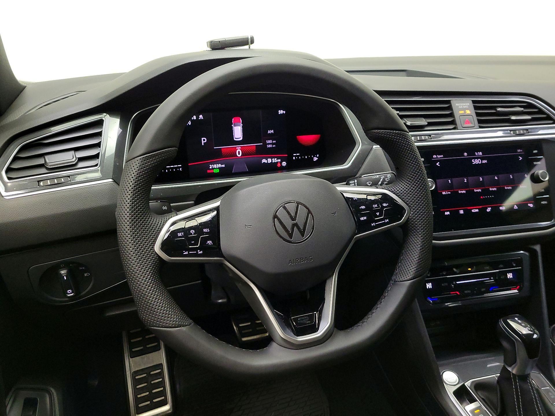 Thumbnail: 2022 Volkswagen Tiguan - 10