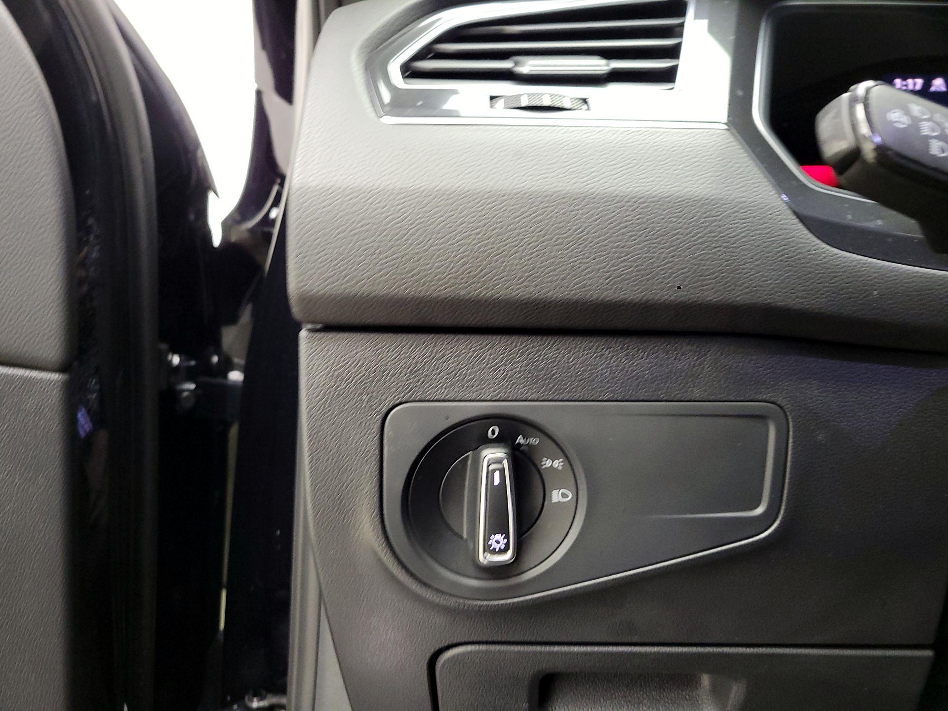 Thumbnail: 2022 Volkswagen Tiguan - 13