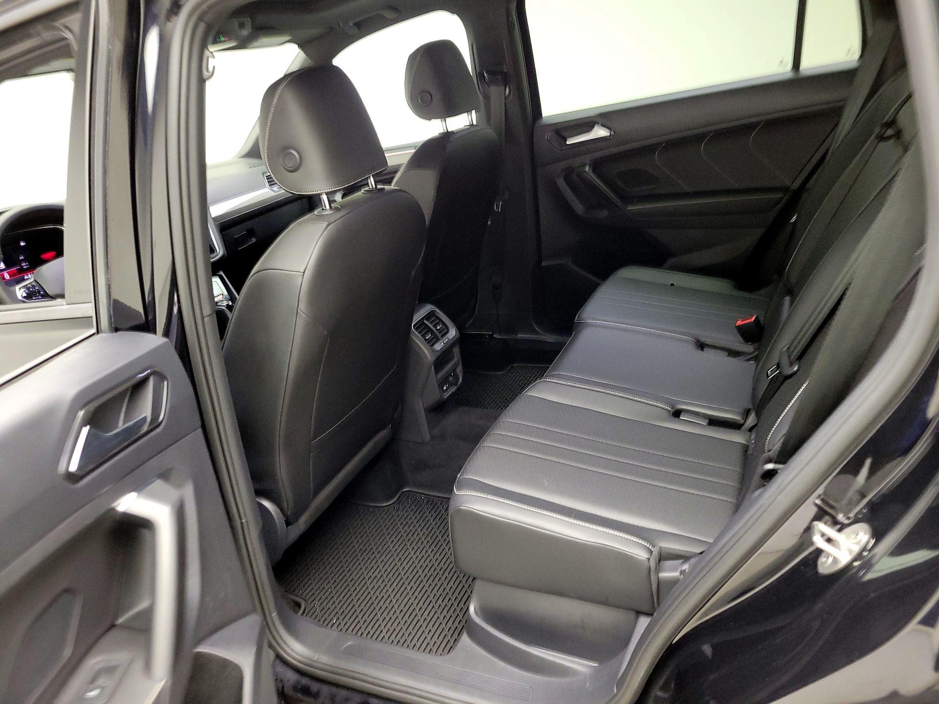 Thumbnail: 2022 Volkswagen Tiguan - 19