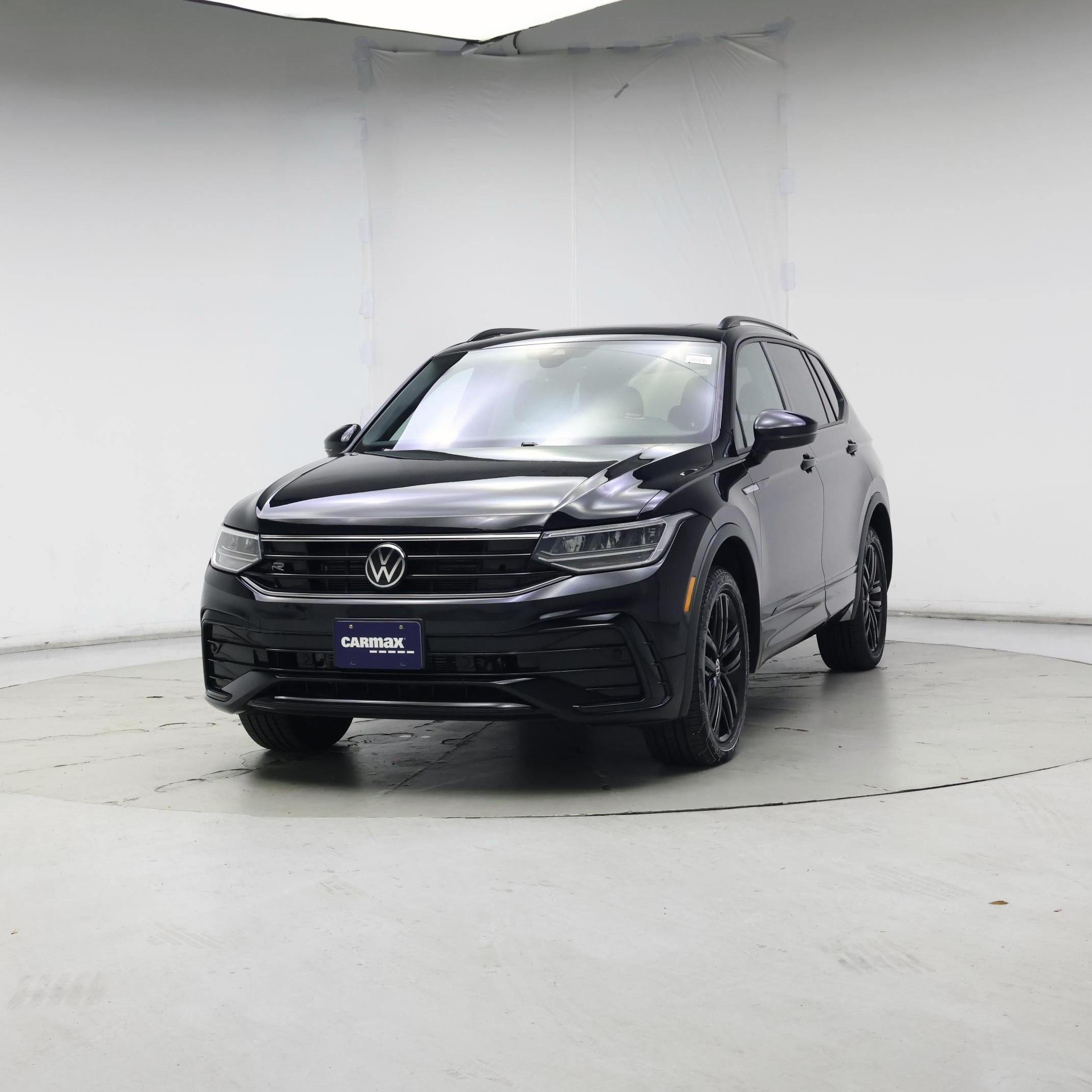Thumbnail: 2022 Volkswagen Tiguan - 4