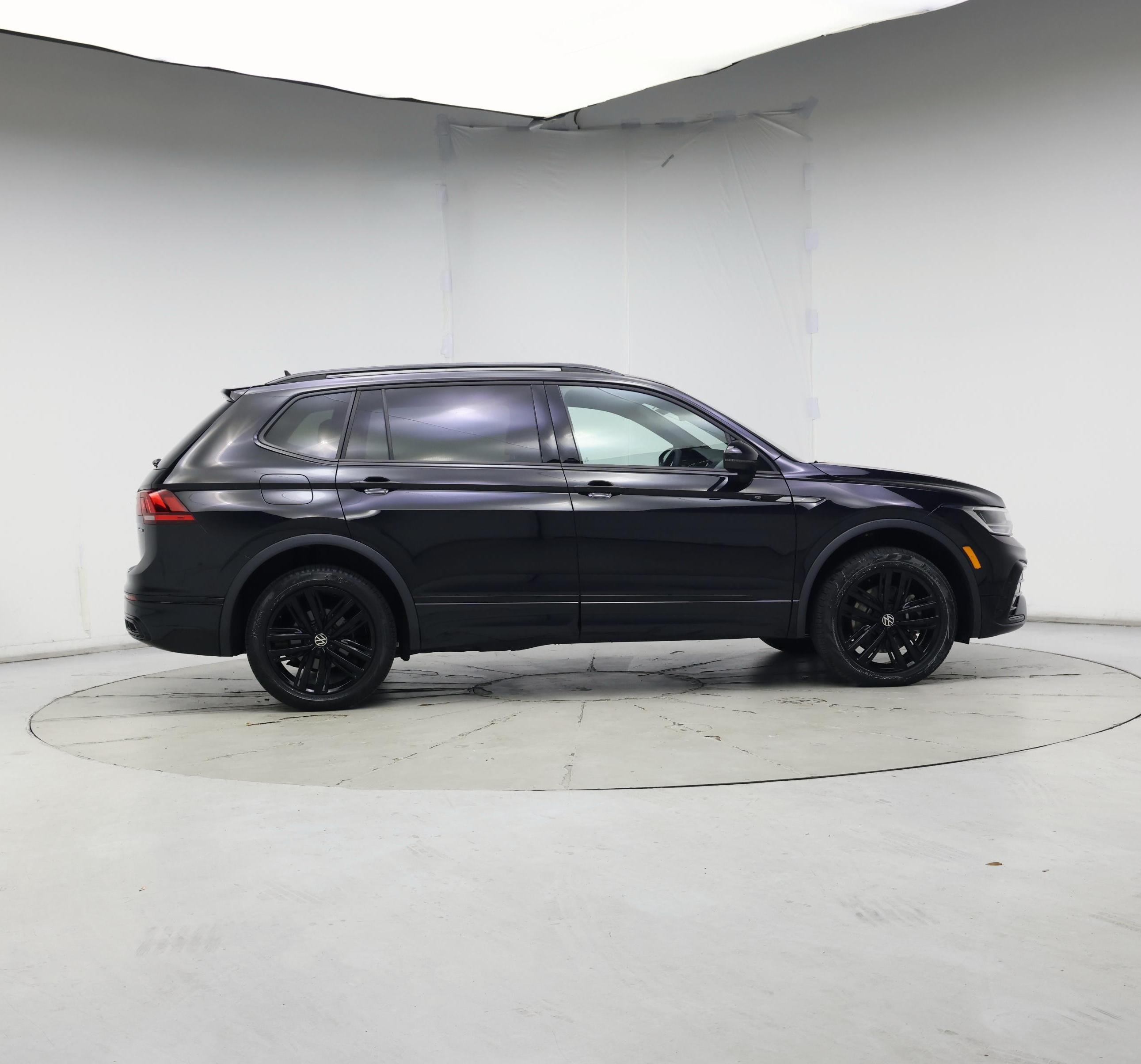 Thumbnail: 2022 Volkswagen Tiguan - 7