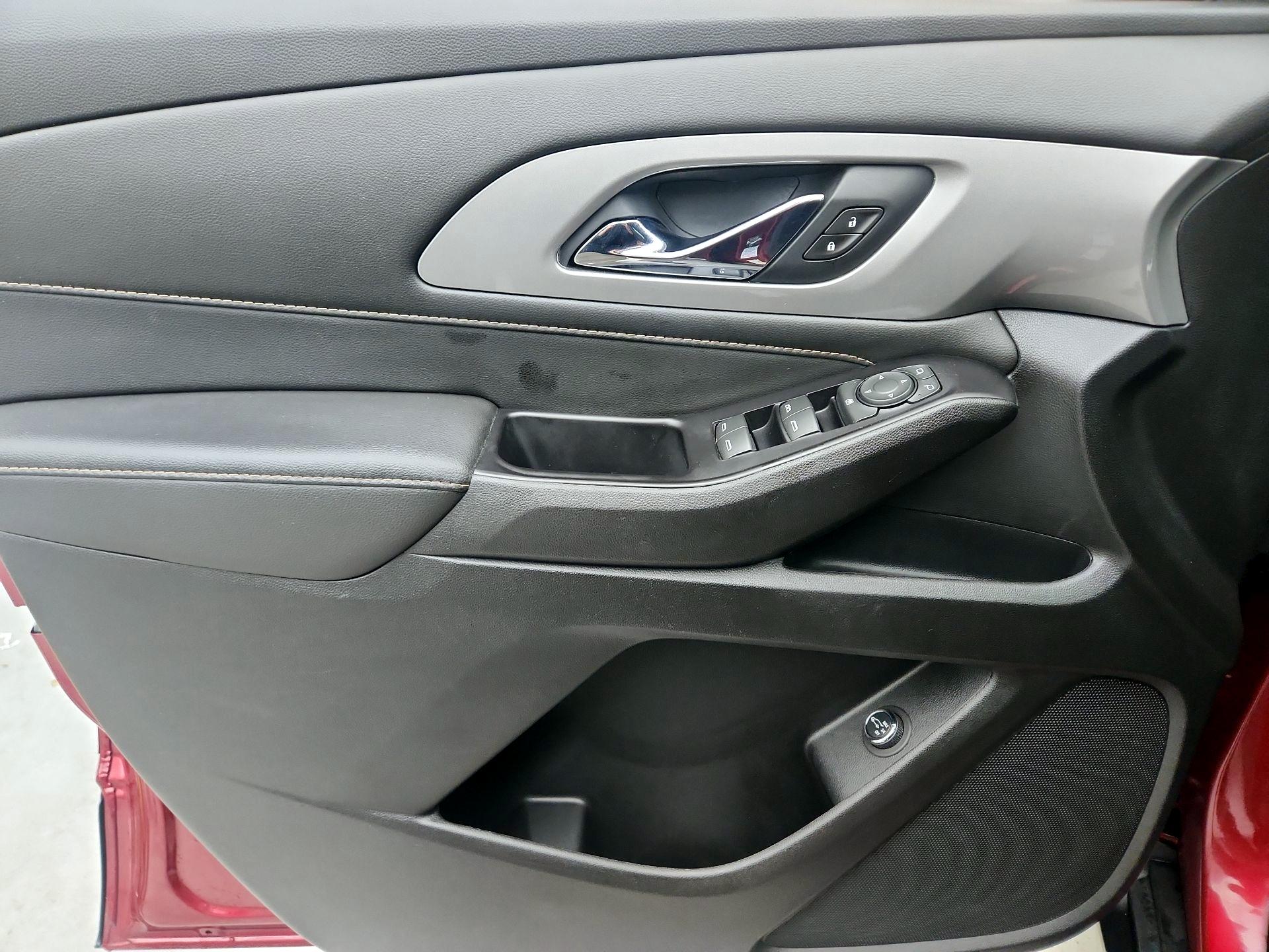 Thumbnail: 2020 Chevrolet Traverse - 12