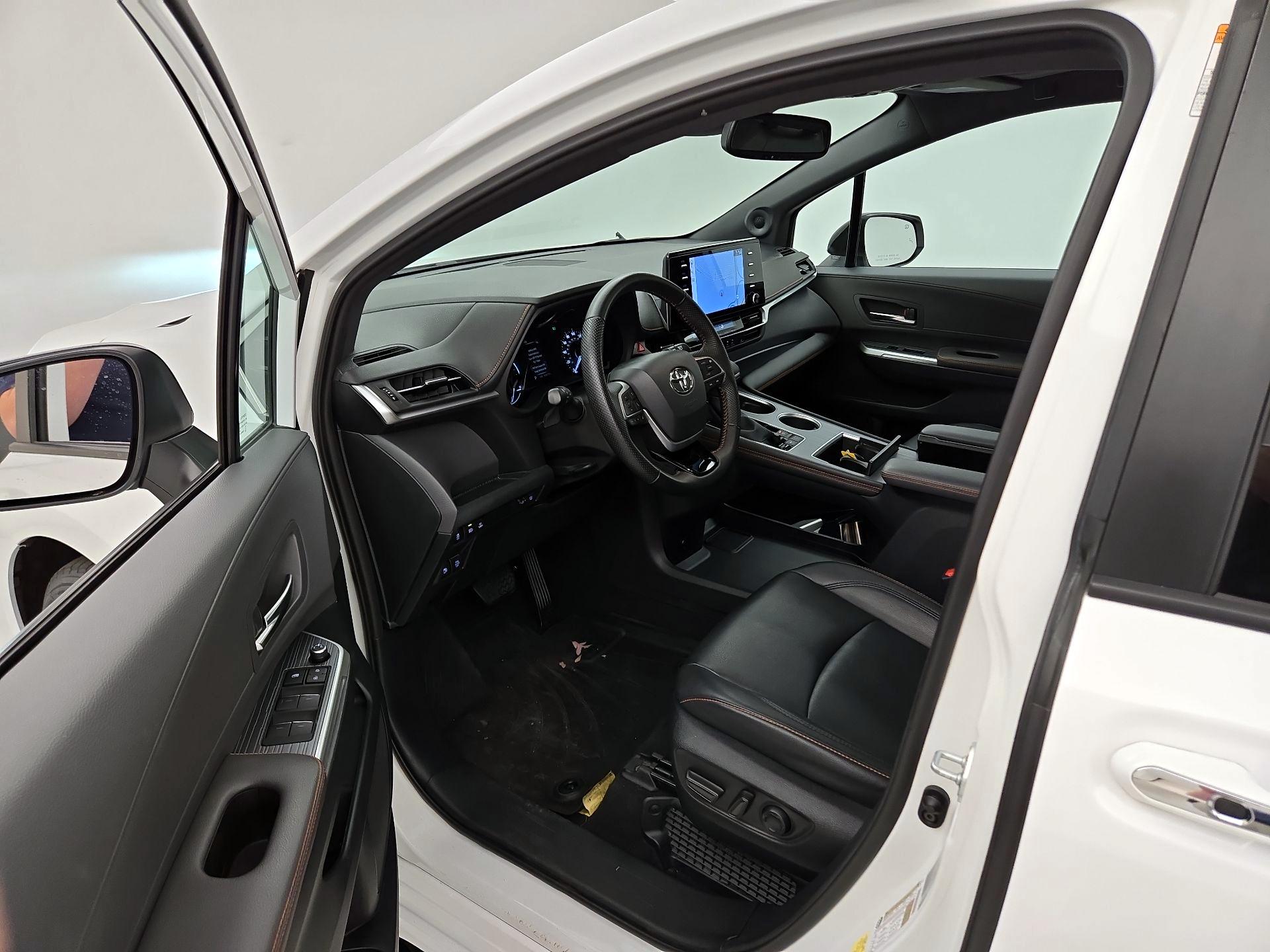 Thumbnail: 2022 Toyota Sienna - 11