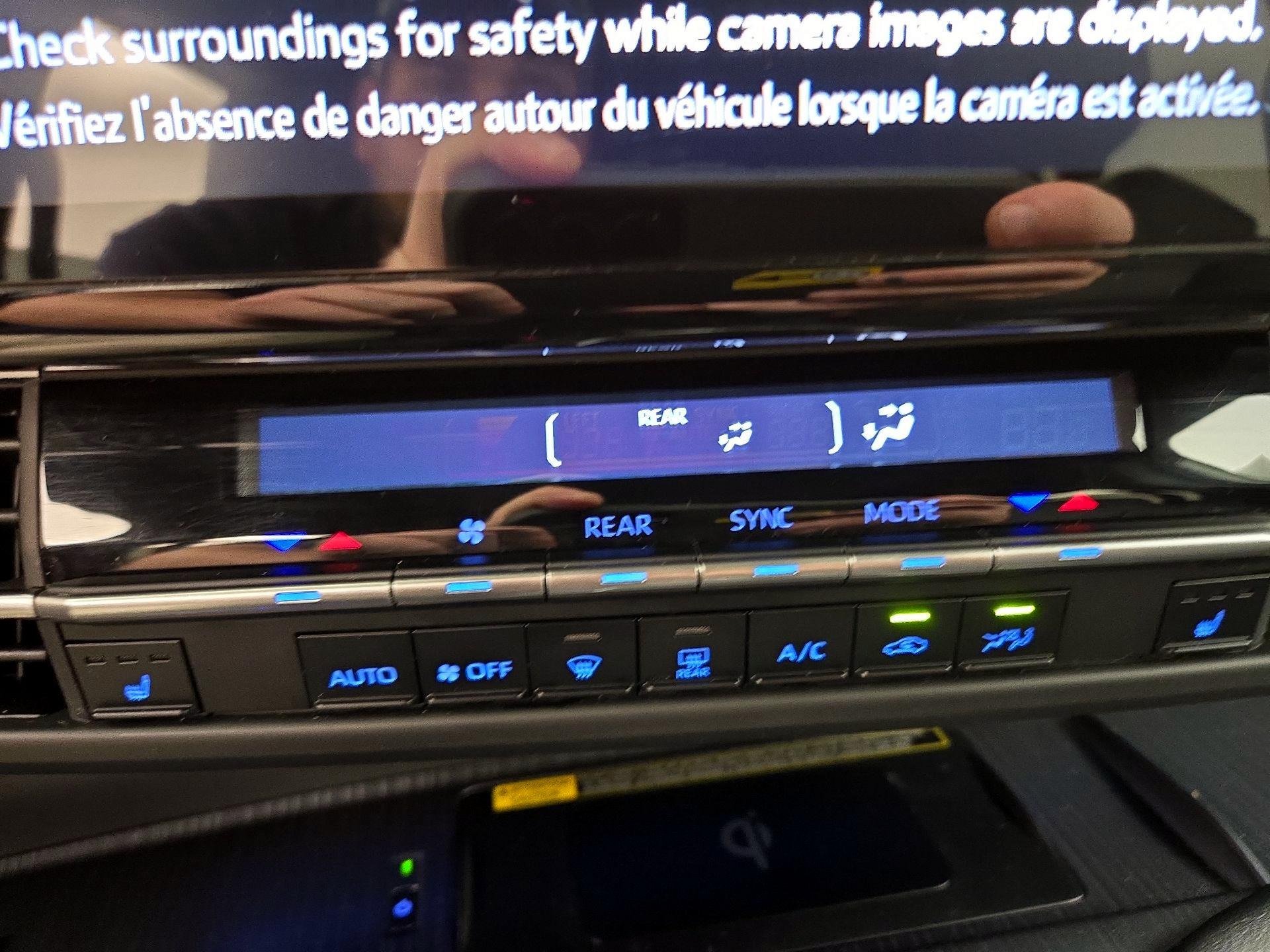 Thumbnail: 2022 Toyota Sienna - 17