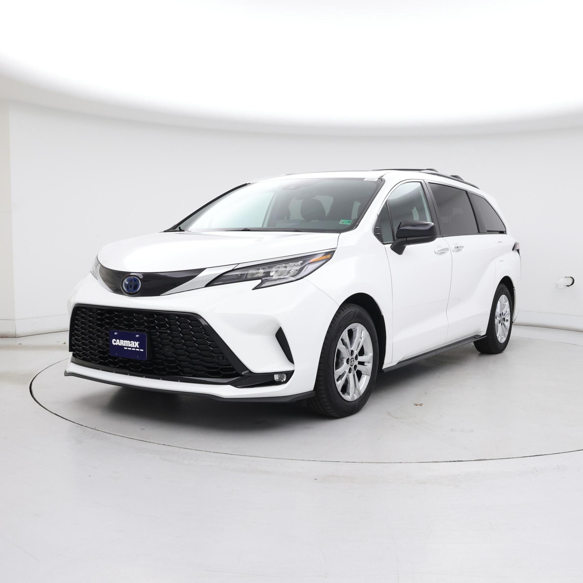 Thumbnail: 2022 Toyota Sienna - 4