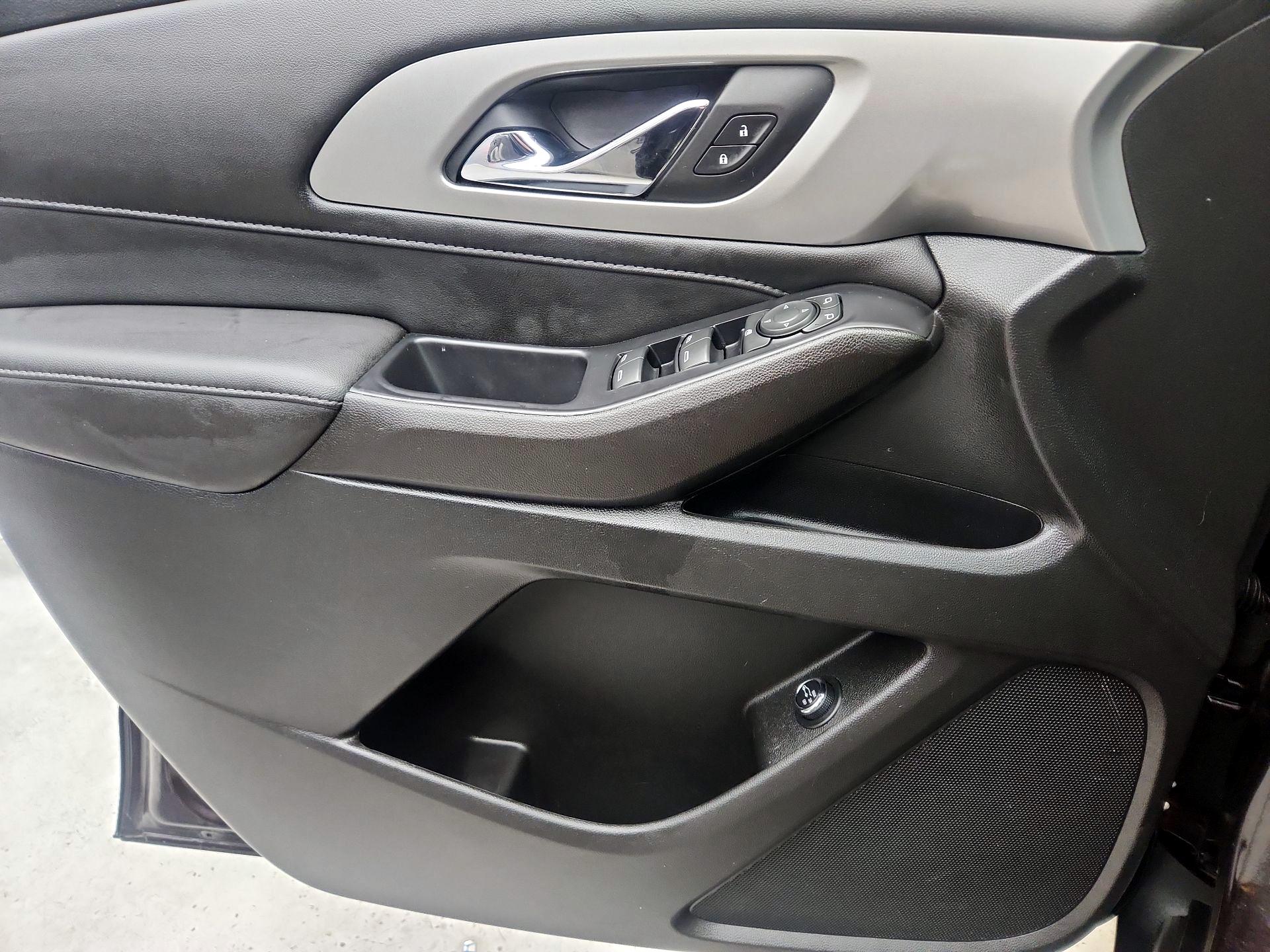 Thumbnail: 2022 Chevrolet Traverse - 12