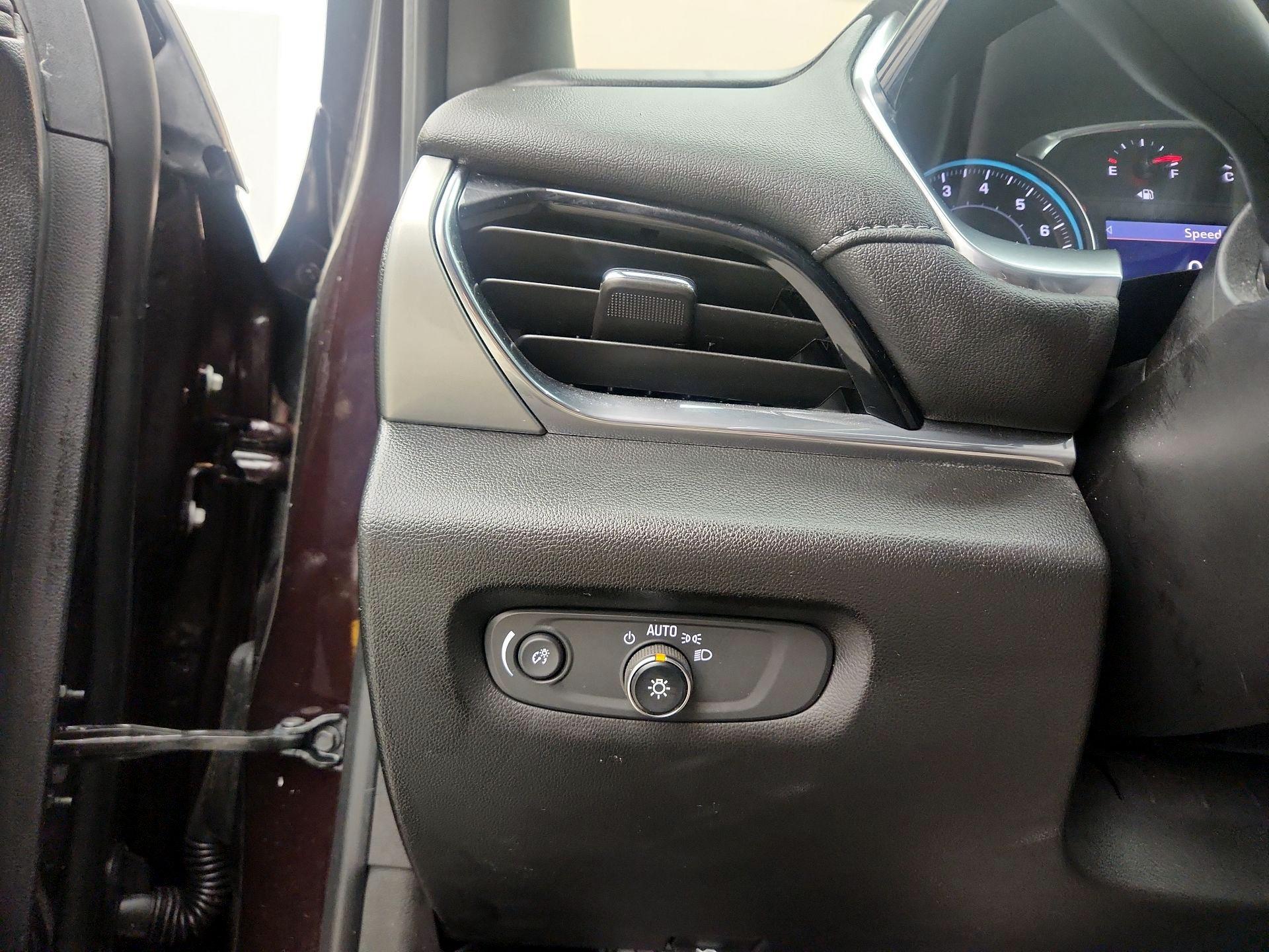 Thumbnail: 2022 Chevrolet Traverse - 13