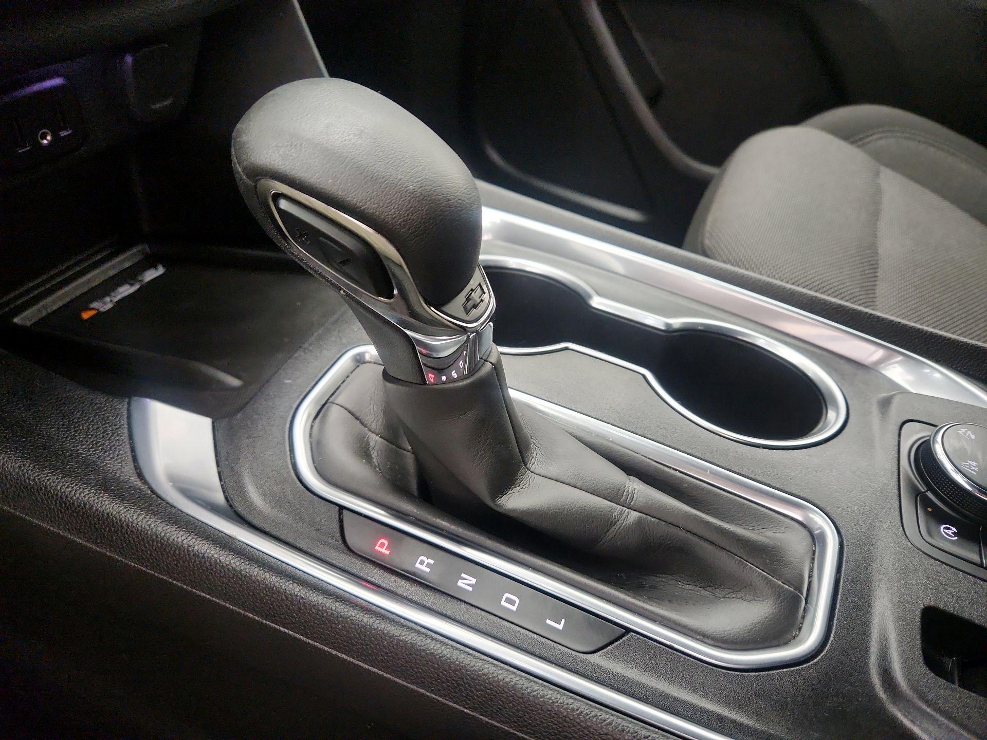 Thumbnail: 2022 Chevrolet Traverse - 17