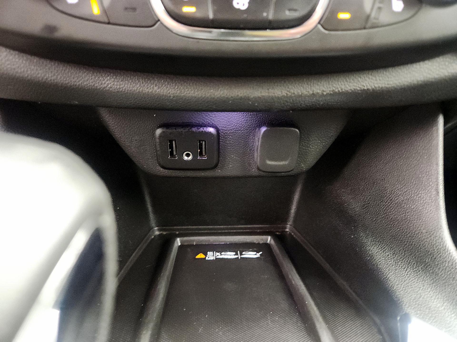 Thumbnail: 2022 Chevrolet Traverse - 18