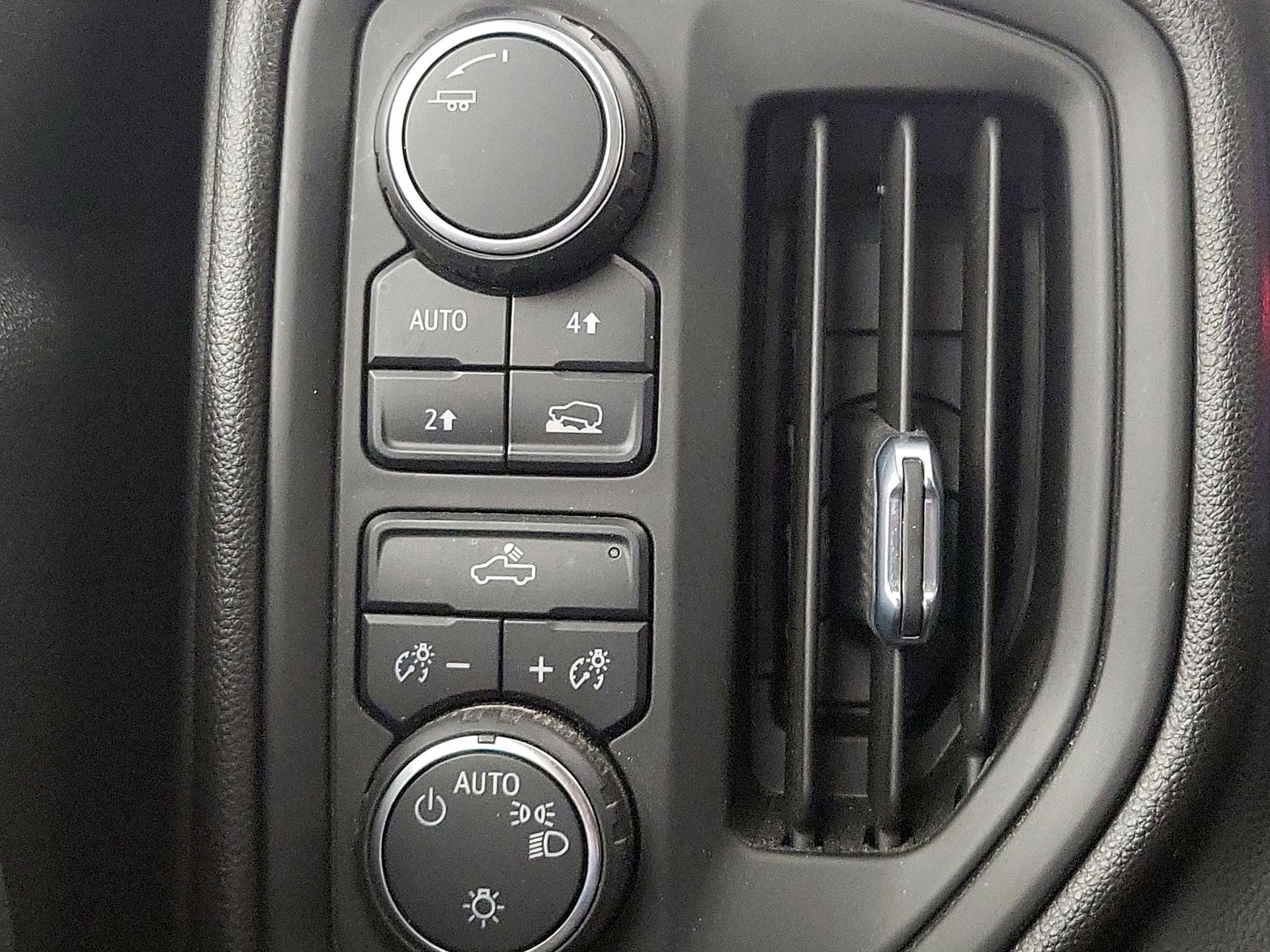 Thumbnail: 2023 Chevrolet Silverado 1500 - 13